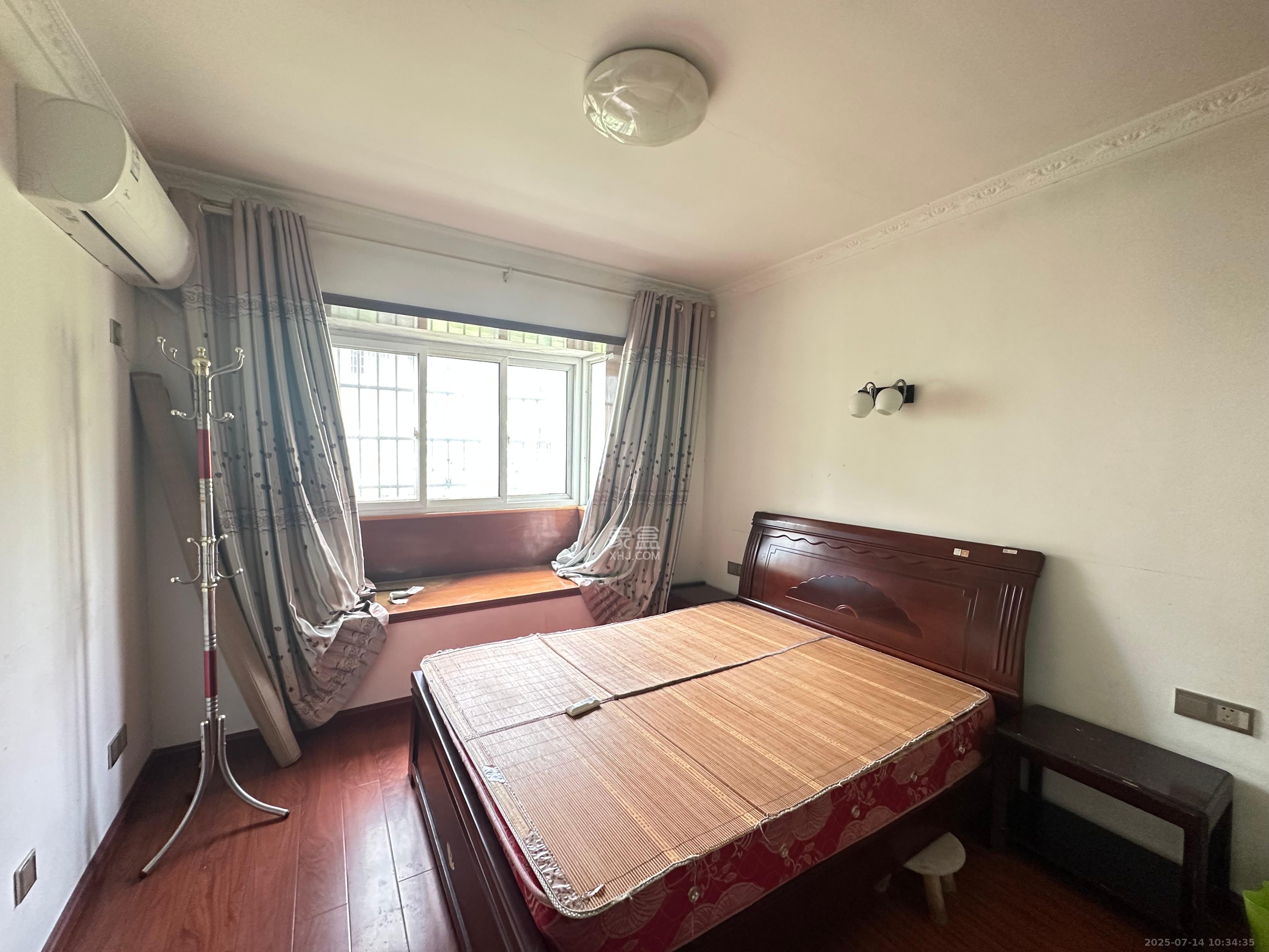 鄱阳小区 2室2厅1卫 1400.0元/月 鄱阳小区 2室2厅1卫 1400.0元/月室内图