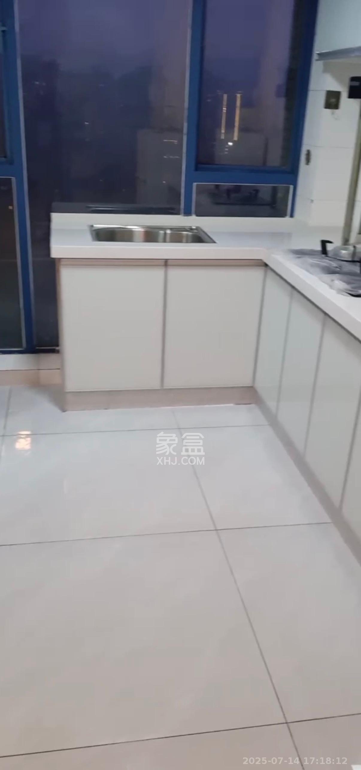 东一国际  1室1厅1卫    1800.0元/月 东一国际  1室1厅1卫    1800.0元/月室内图