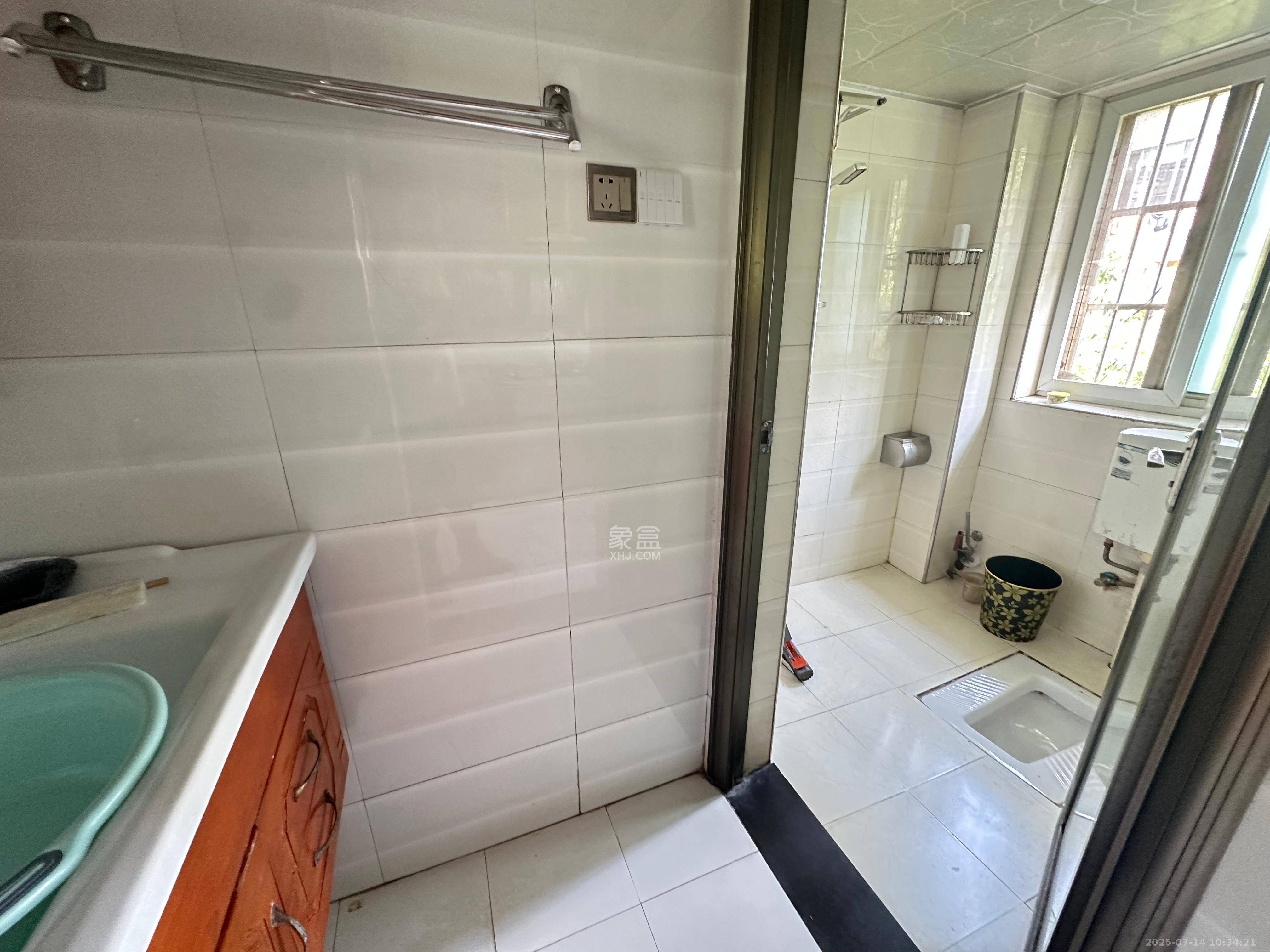 鄱阳小区 2室2厅1卫 1400.0元/月 鄱阳小区 2室2厅1卫 1400.0元/月室内图