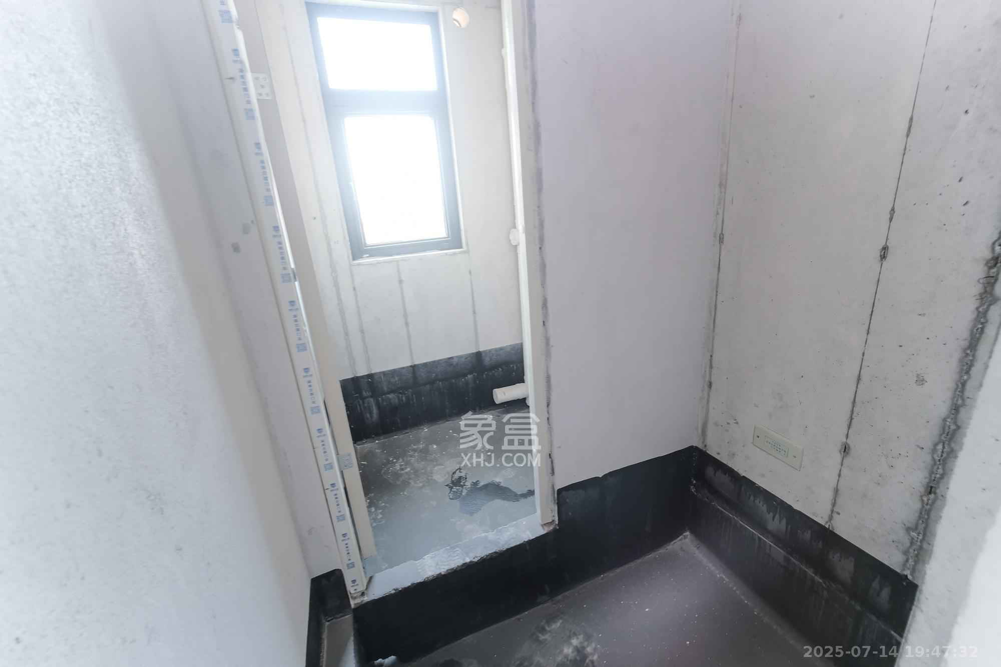 中铁置业诺德府  4室2厅2卫    104.0万卫生间