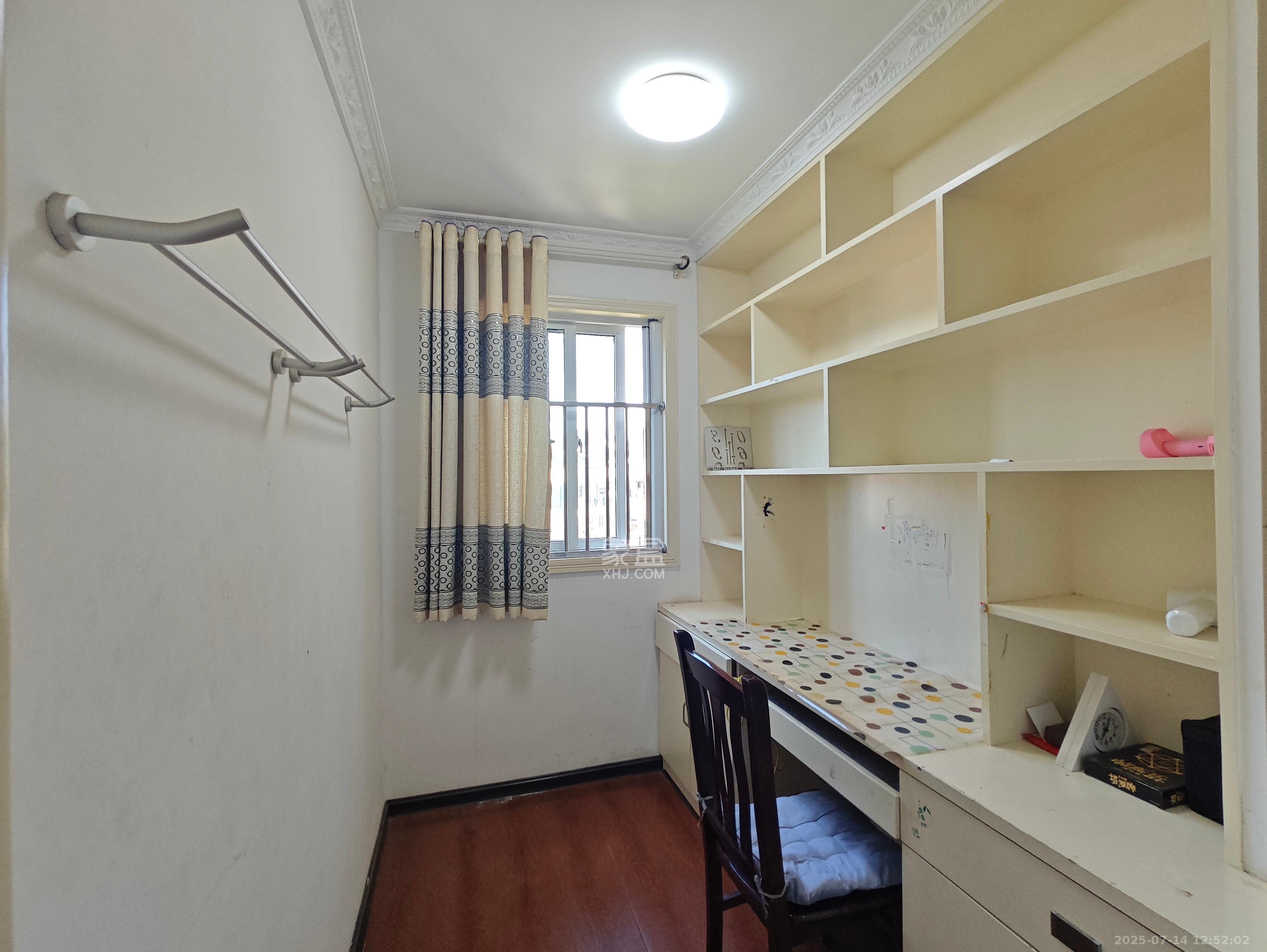 汀湘十里 3室2厅2卫 2000.0元/月 汀湘十里 3室2厅2卫 2000.0元/月室内图