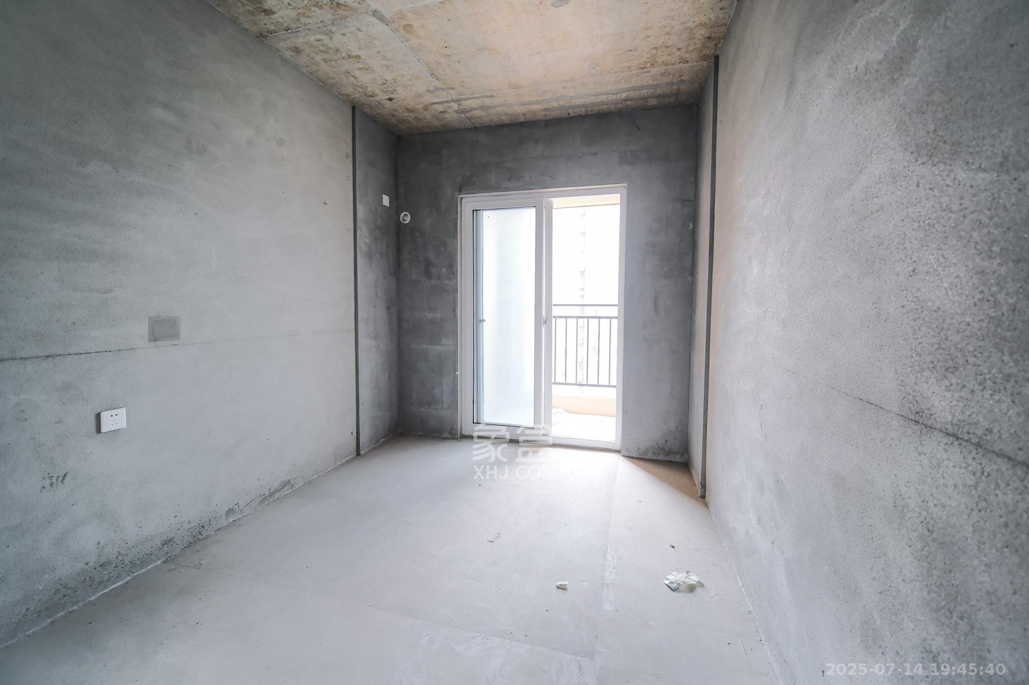 荣盛花语城  3室2厅1卫    46.8万卧室