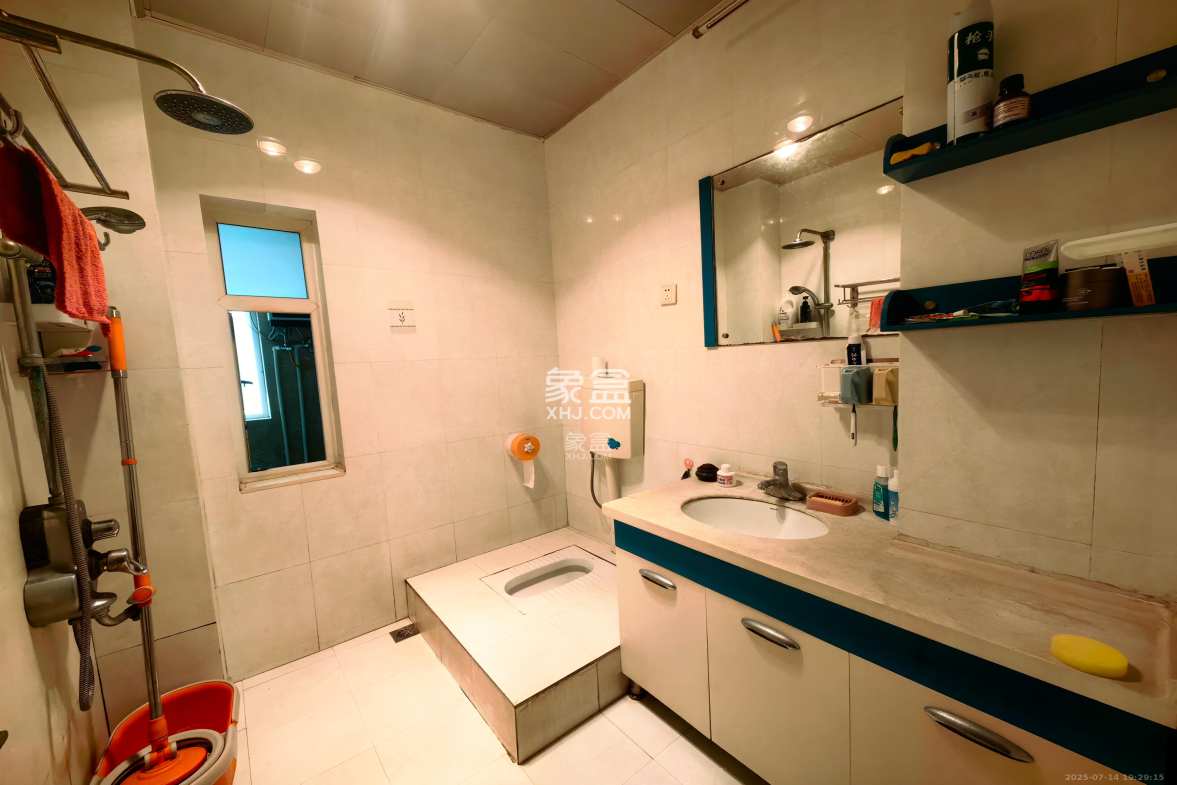 广泰家园 3室2厅2卫 1800.00元/月 广泰家园 3室2厅2卫 1800.00元/月室内图