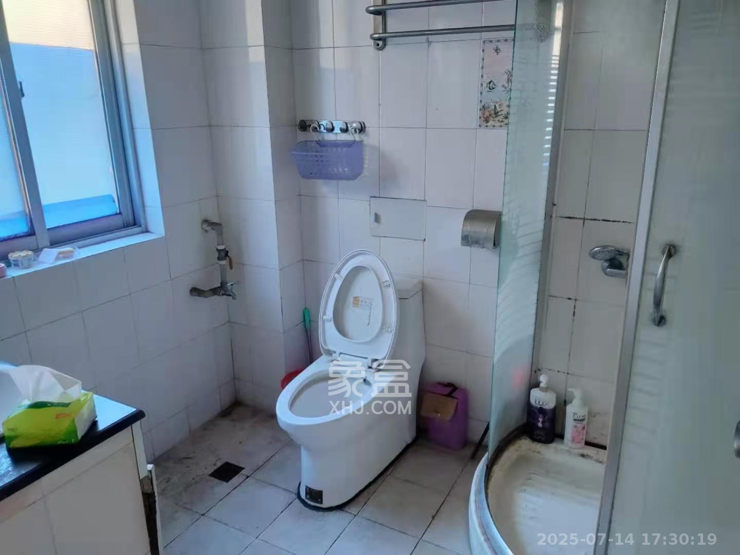 人民新村 2室1厅1卫 2000.0元/月 人民新村 2室1厅1卫 2000.0元/月室内图