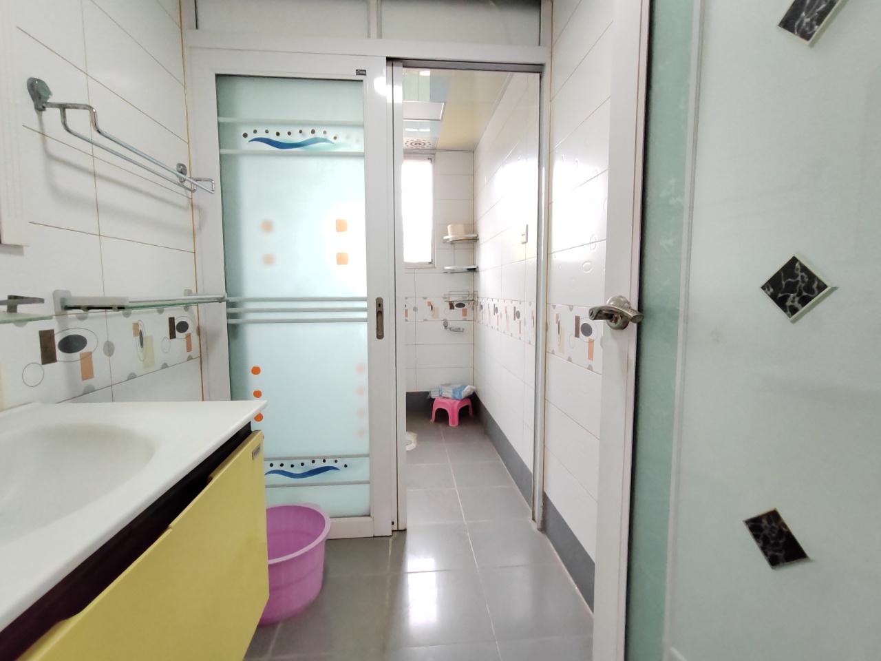 铂金玫瑰园  4室2厅2卫    62.8万 铂金玫瑰园  4室2厅2卫    62.8万客厅