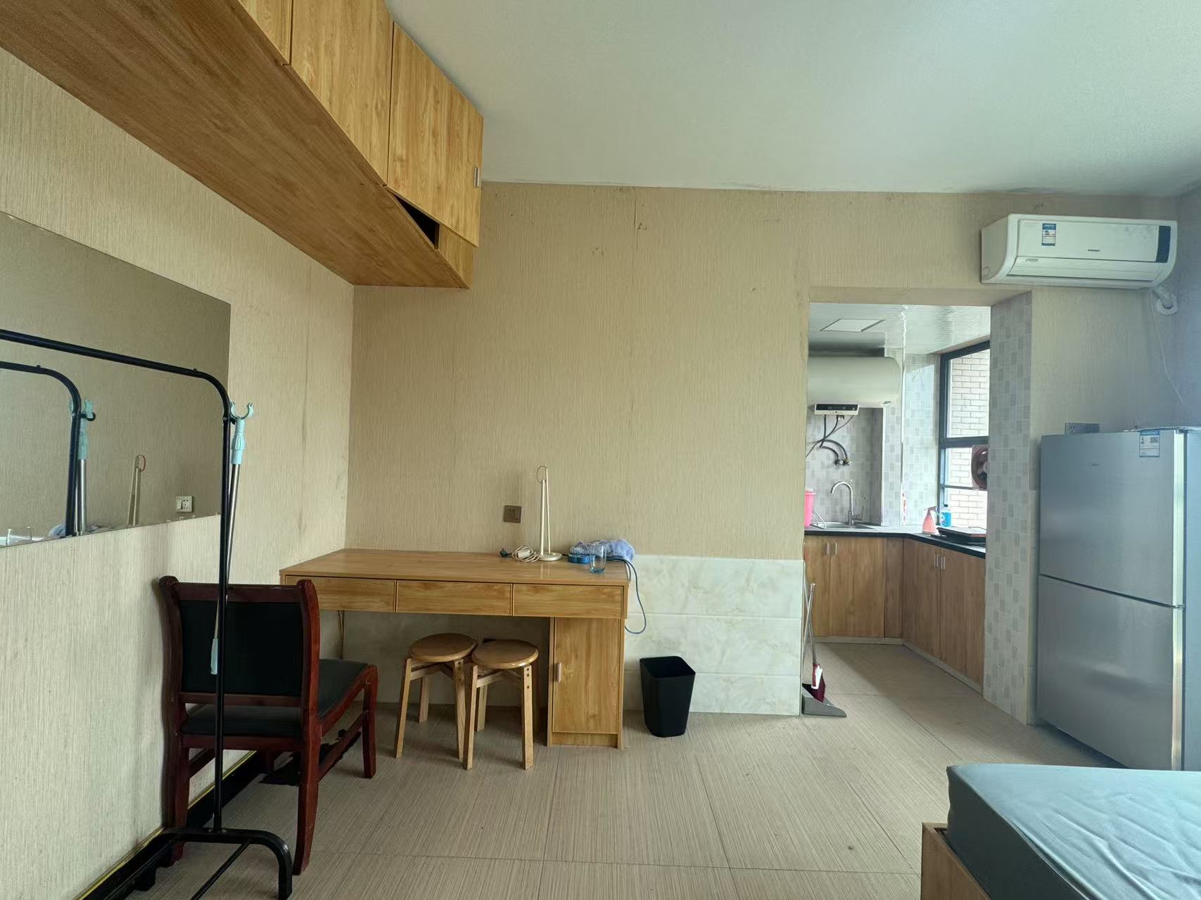 鹏利广场 1室1厅1卫 1000.0元/月 鹏利广场 1室1厅1卫 1000.0元/月室内图