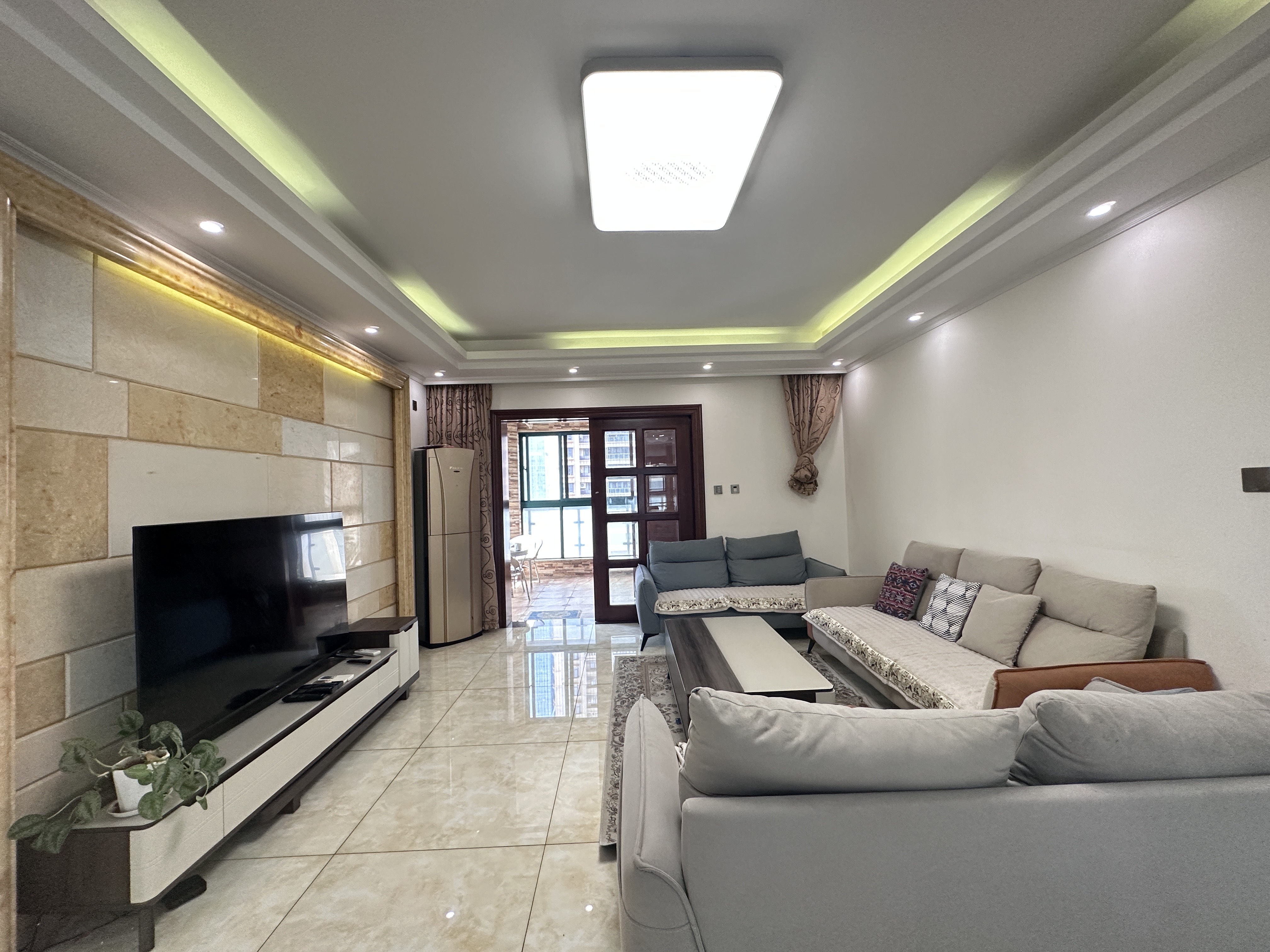 海阔天空-国瑞城一期(名仕苑) 3室2厅2卫 5000.0元/月 海阔天空-国瑞城一期(名仕苑) 3室2厅2卫 5000.0元/月室内图