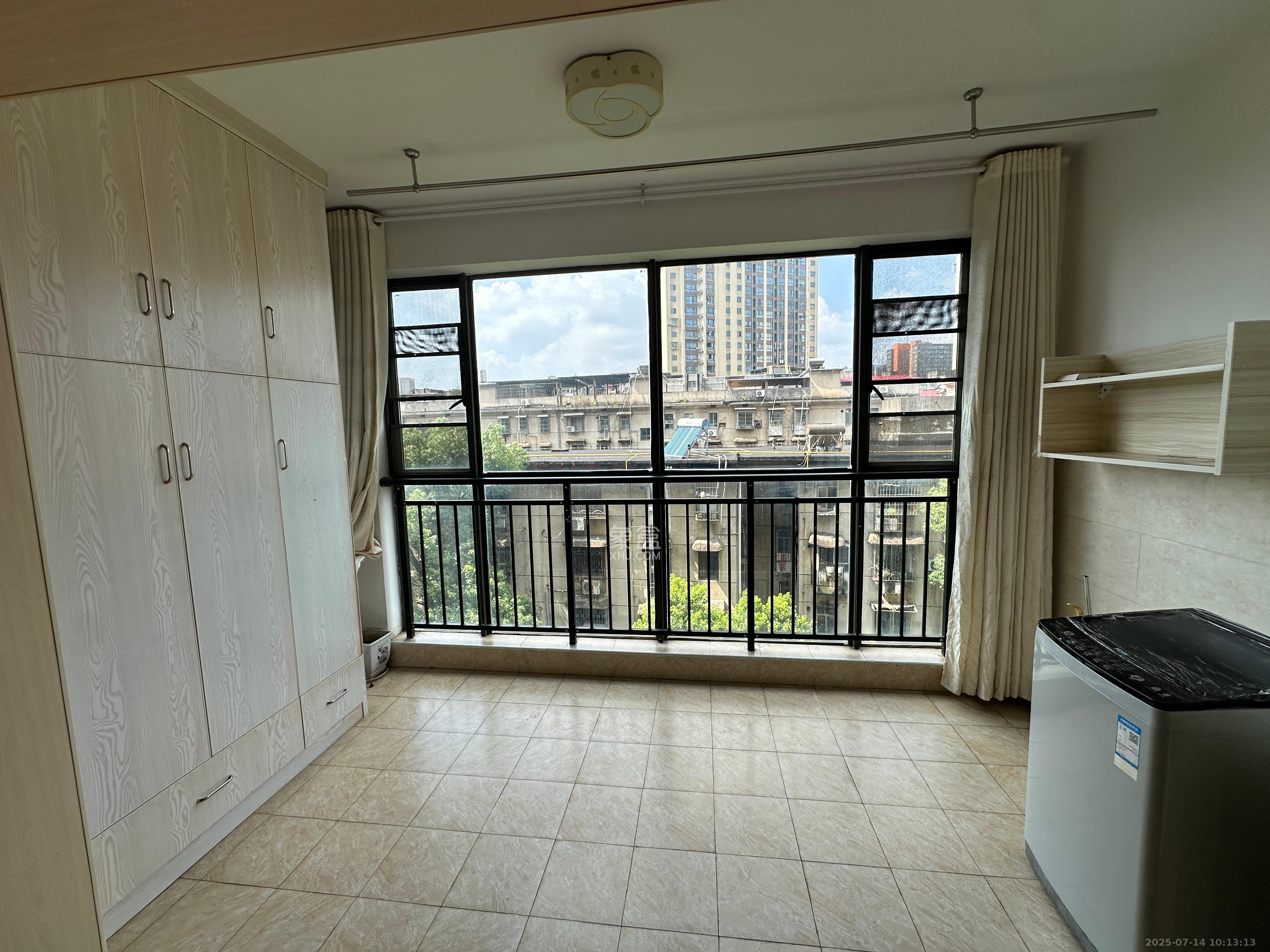 山水花都 3室2厅2卫 2450.0元/月 山水花都 3室2厅2卫 2450.0元/月室内图