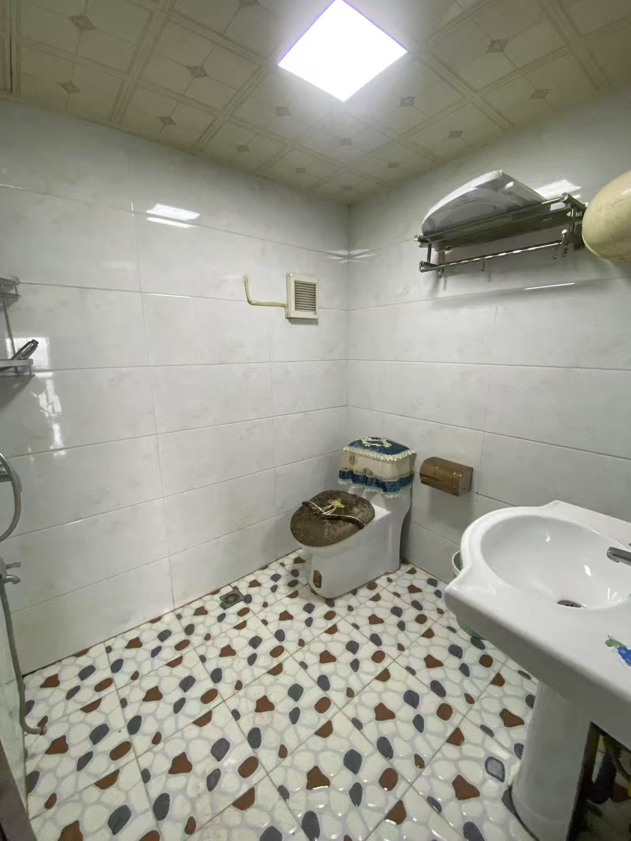 皇城御园  2室1厅1卫    1000.0元/月室内图