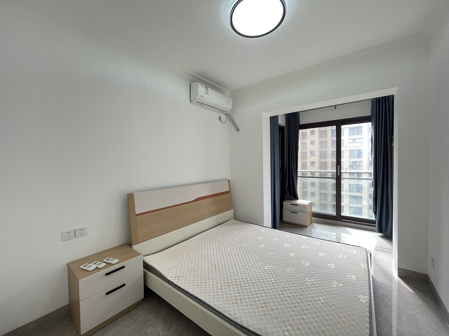 滨海新天地 2室2厅1卫 2500.0元/月 滨海新天地 2室2厅1卫 2500.0元/月室内图