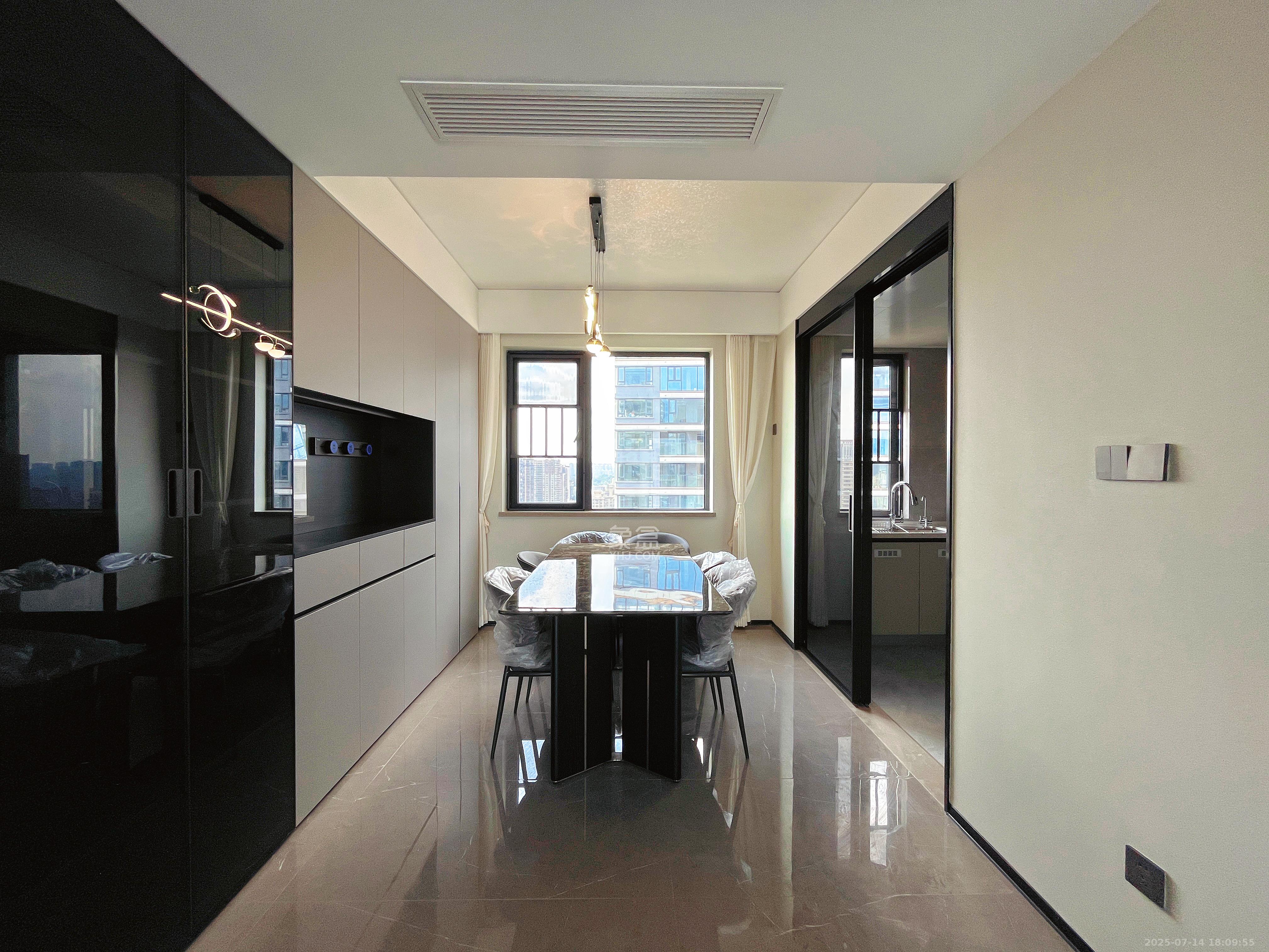 金地峯范 4室2厅2卫 4800.0元/月 金地峯范 4室2厅2卫 4800.0元/月室内图