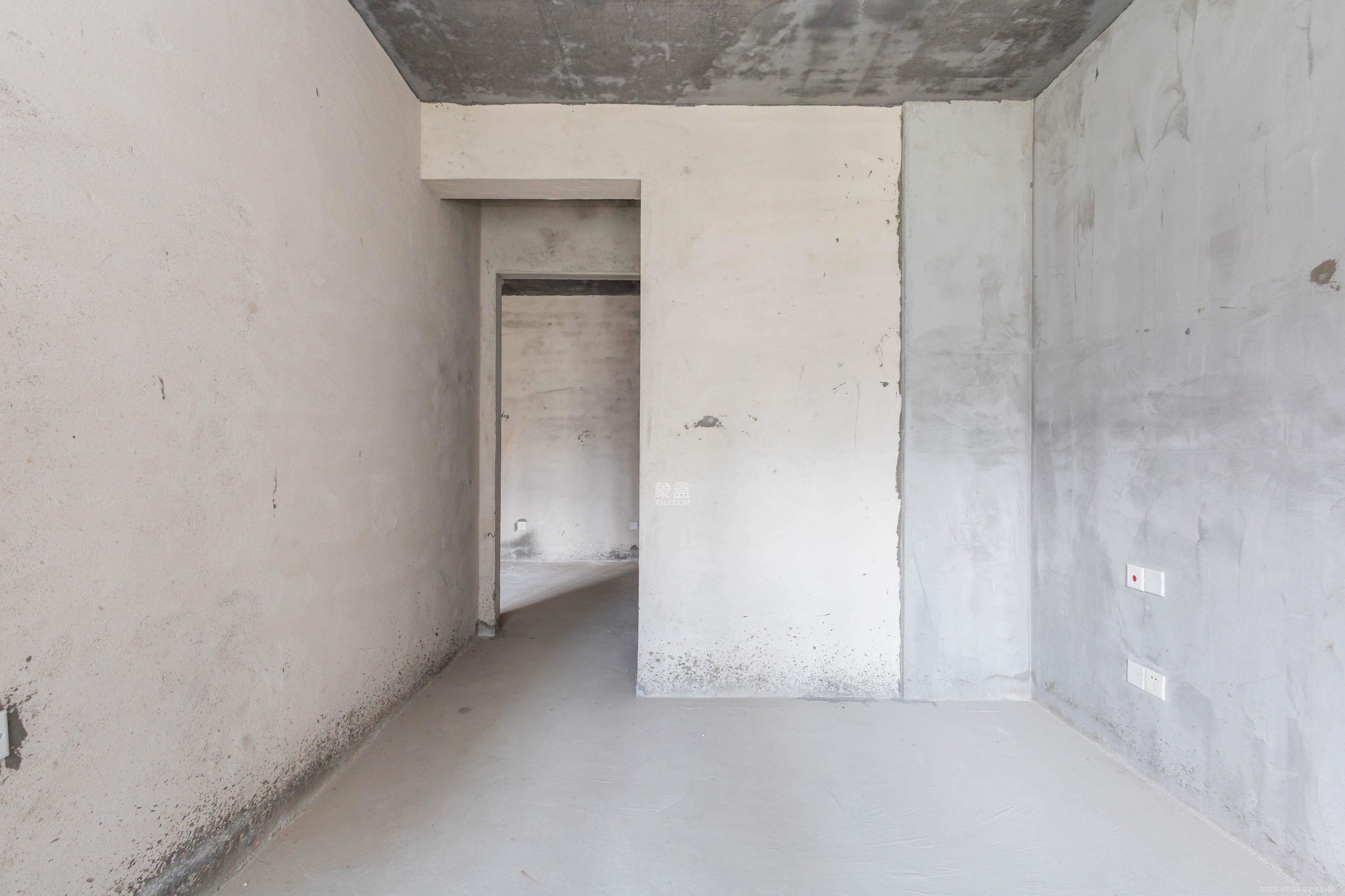 恒大江湾 3室2厅1卫 79.8万 恒大江湾 3室2厅1卫 79.8万卧室