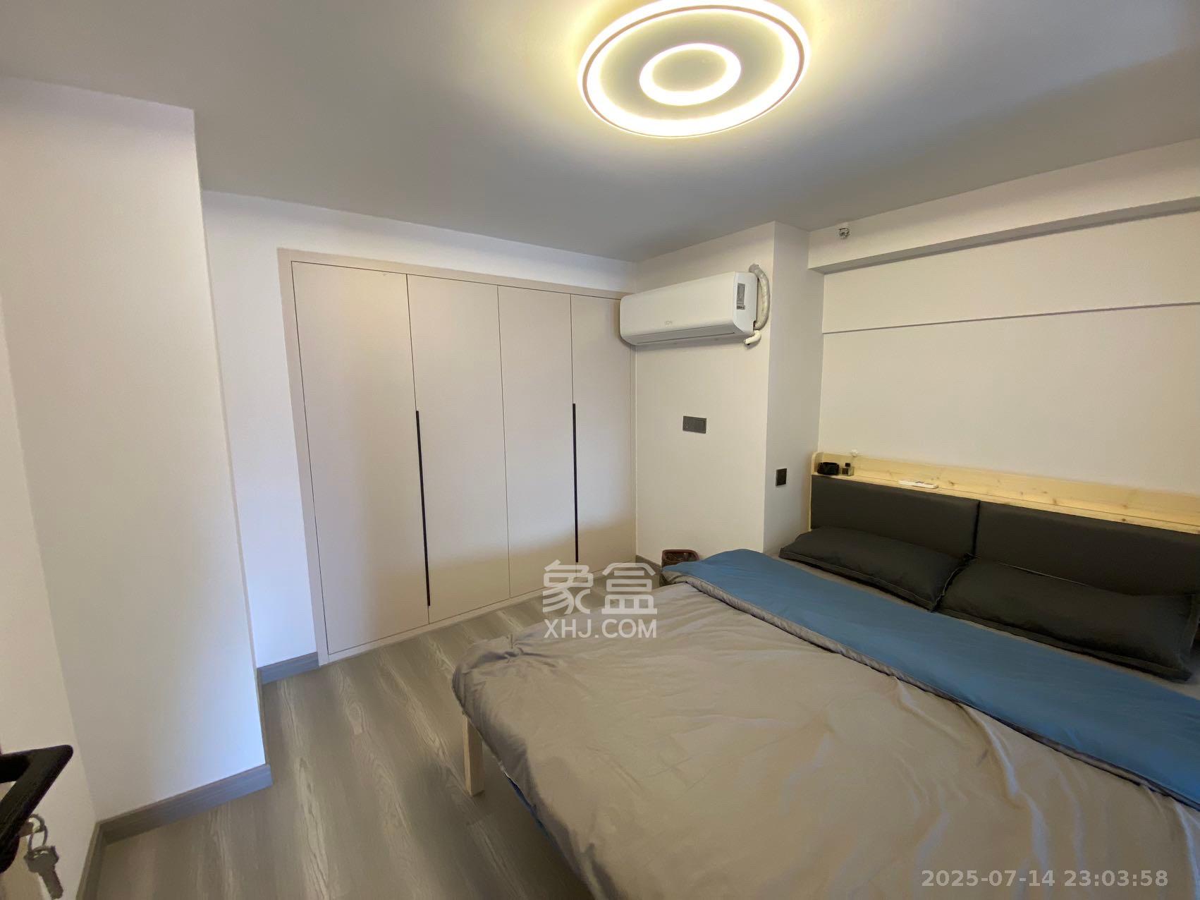 卓越江岸  2室1厅1卫    2500.0元/月 卓越江岸  2室1厅1卫    2500.0元/月室内图