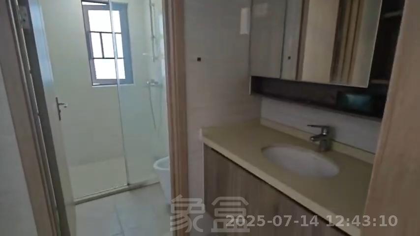 蓝溪谷 4室2厅2卫 2200.0元/月 蓝溪谷 4室2厅2卫 2200.0元/月室内图