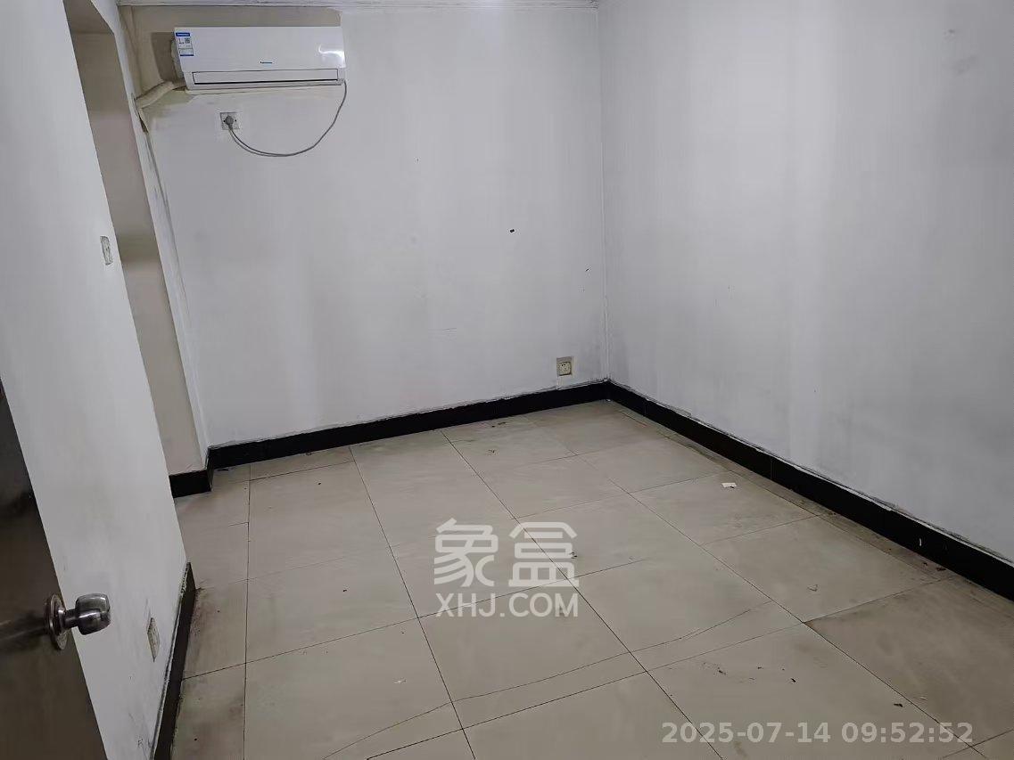新世纪家园  4室2厅1卫    2600.0元/月室内图