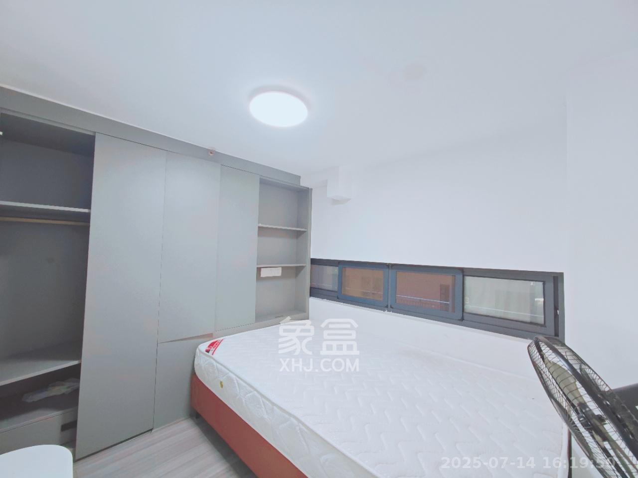 卓越伊景寓  1室1厅1卫    2200.0元/月室内图
