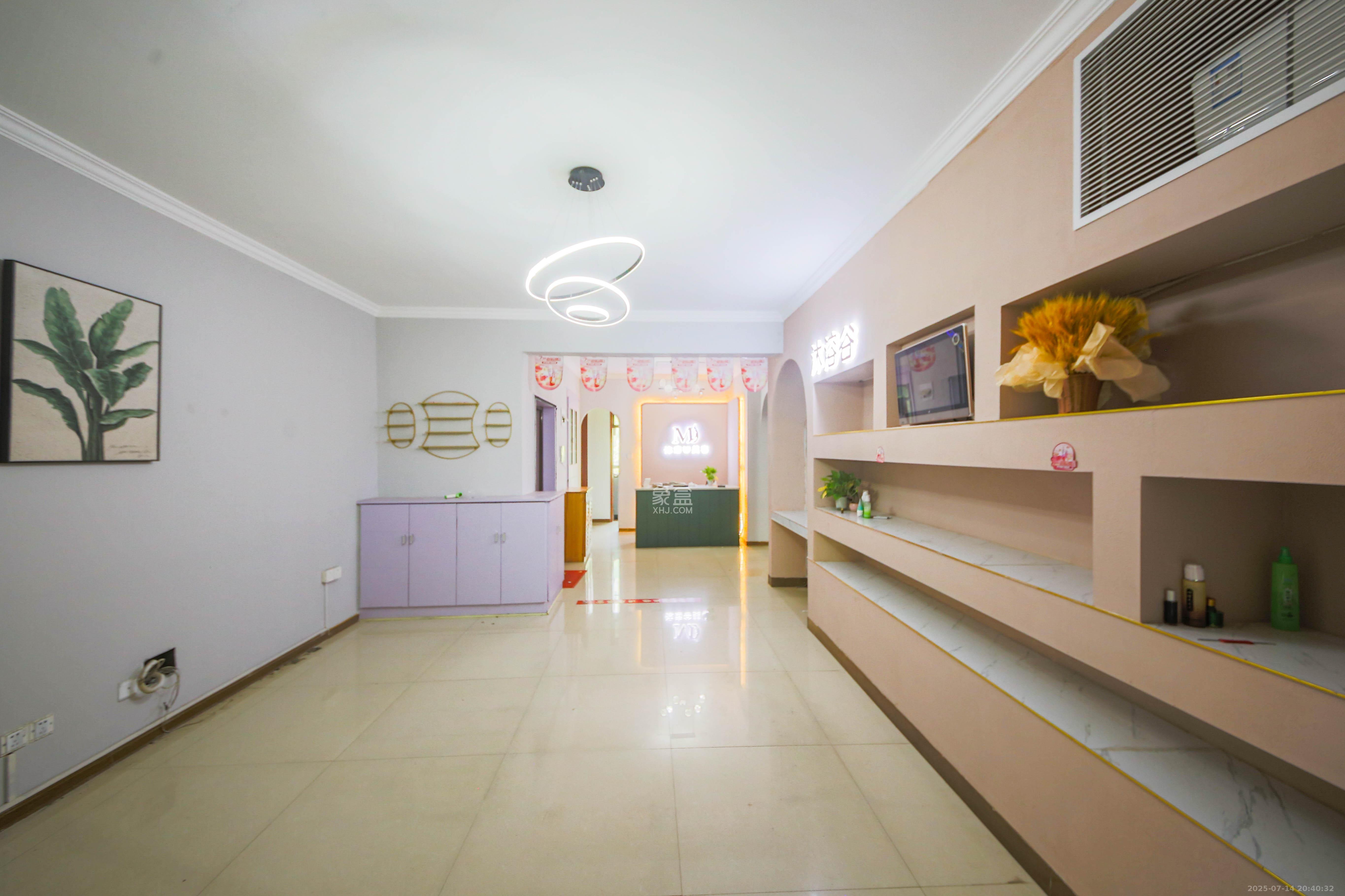 奥林匹克花园  3室2厅1卫    110.0万 奥林匹克花园  3室2厅1卫    110.0万客厅