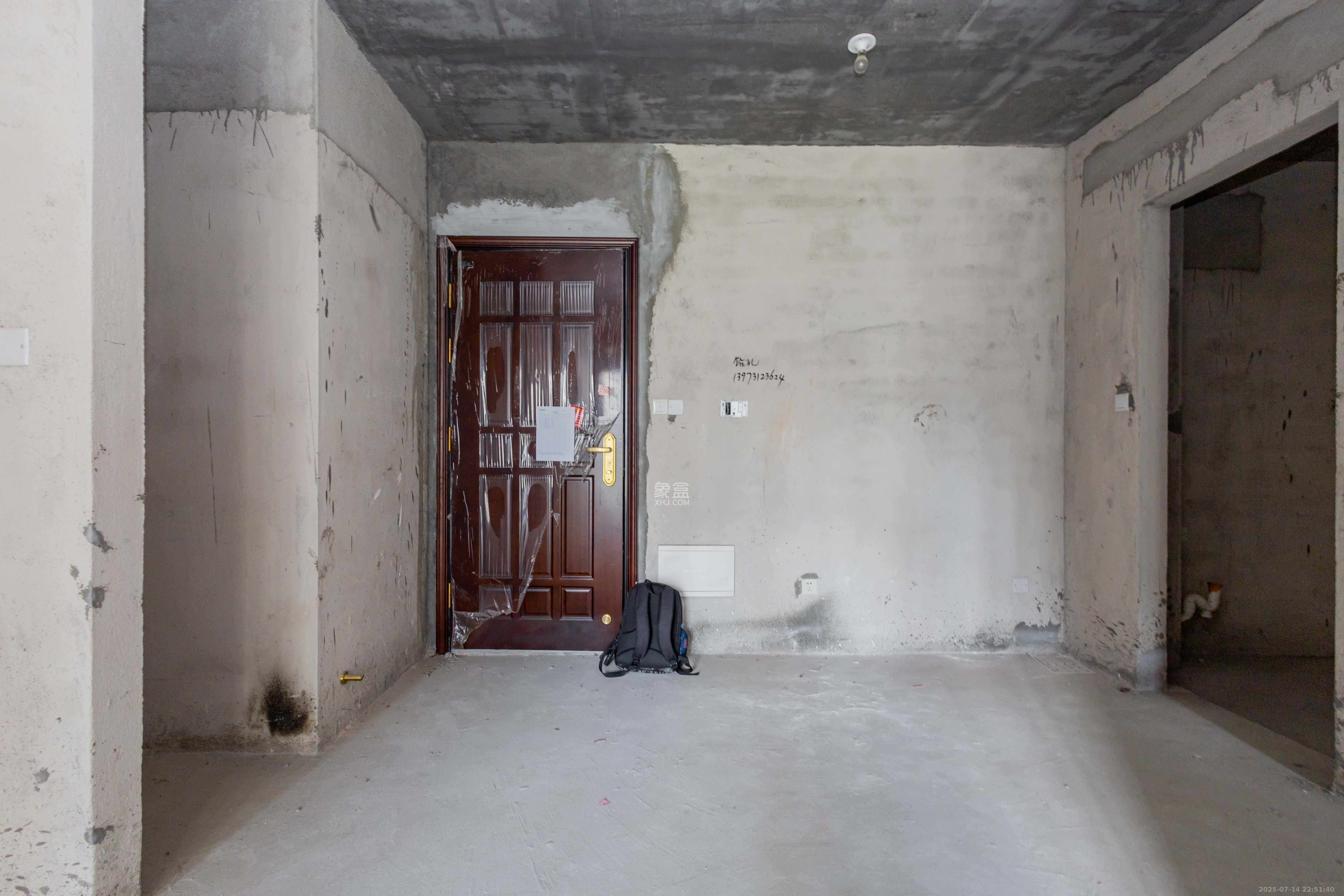 恒大江湾 3室2厅1卫 79.8万 恒大江湾 3室2厅1卫 79.8万客厅