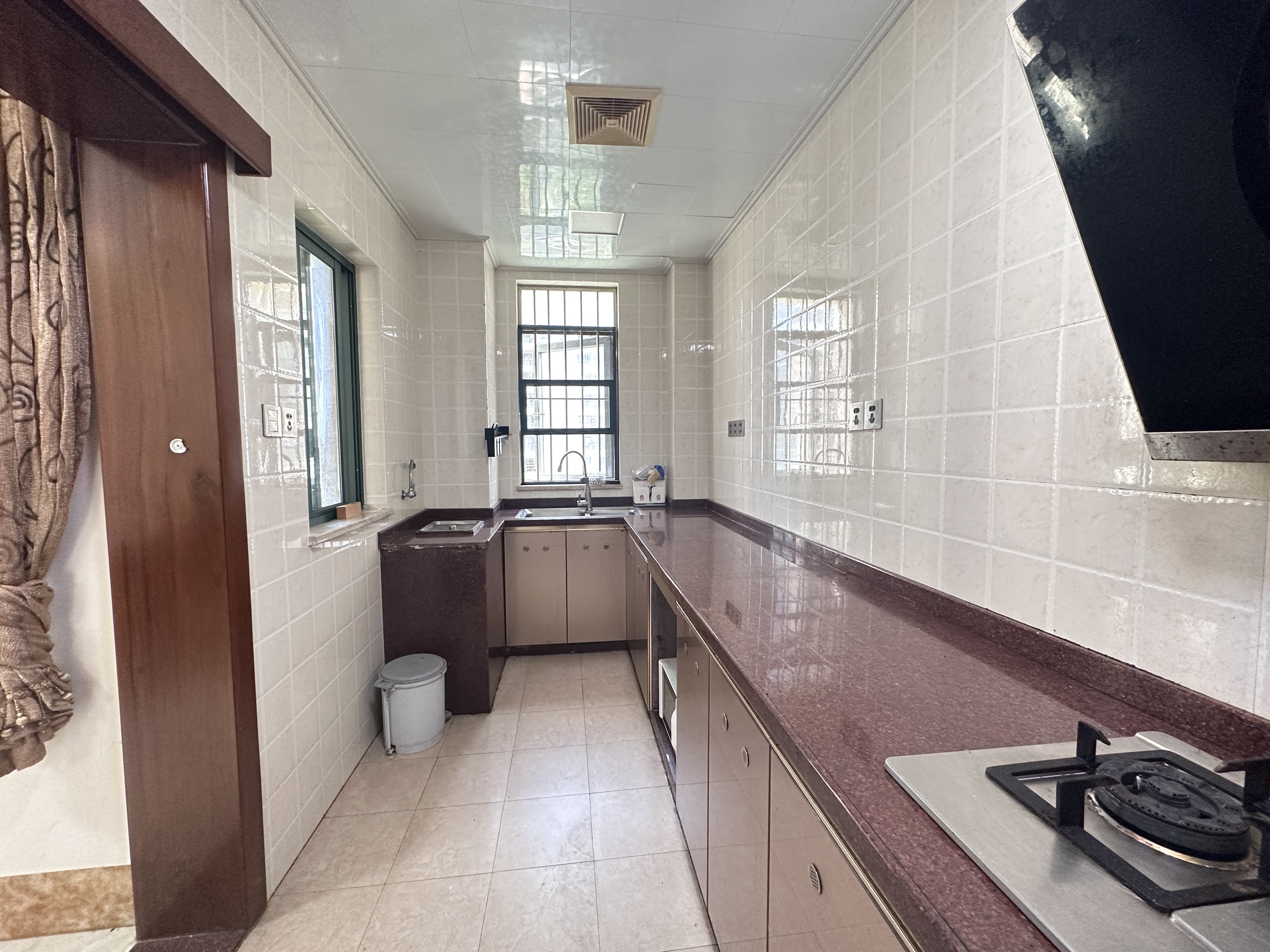 海阔天空-国瑞城一期(名仕苑) 3室2厅2卫 5000.0元/月 海阔天空-国瑞城一期(名仕苑) 3室2厅2卫 5000.0元/月室内图