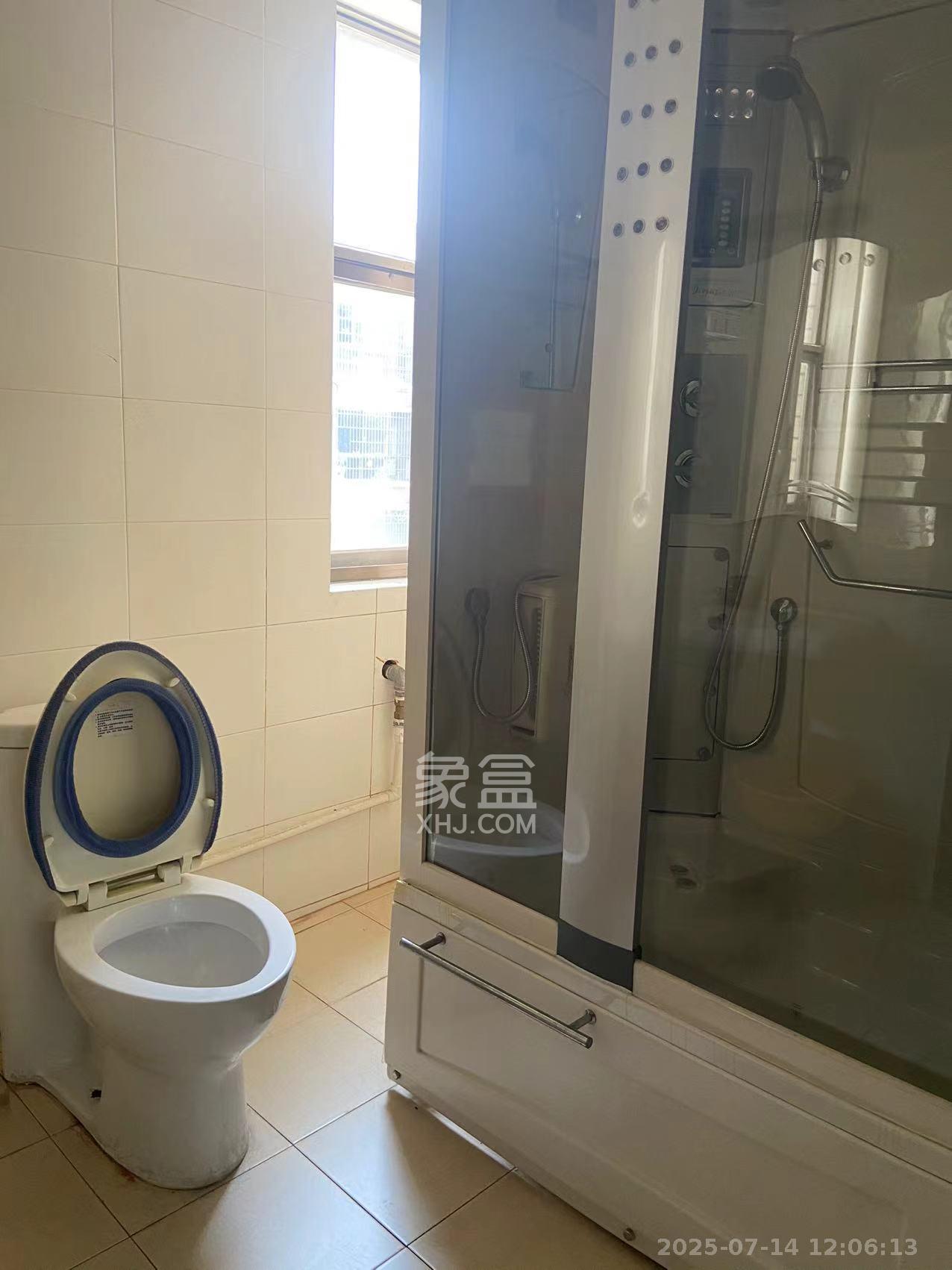 远通苑小区  4室2厅2卫    2100.0元/月室内图