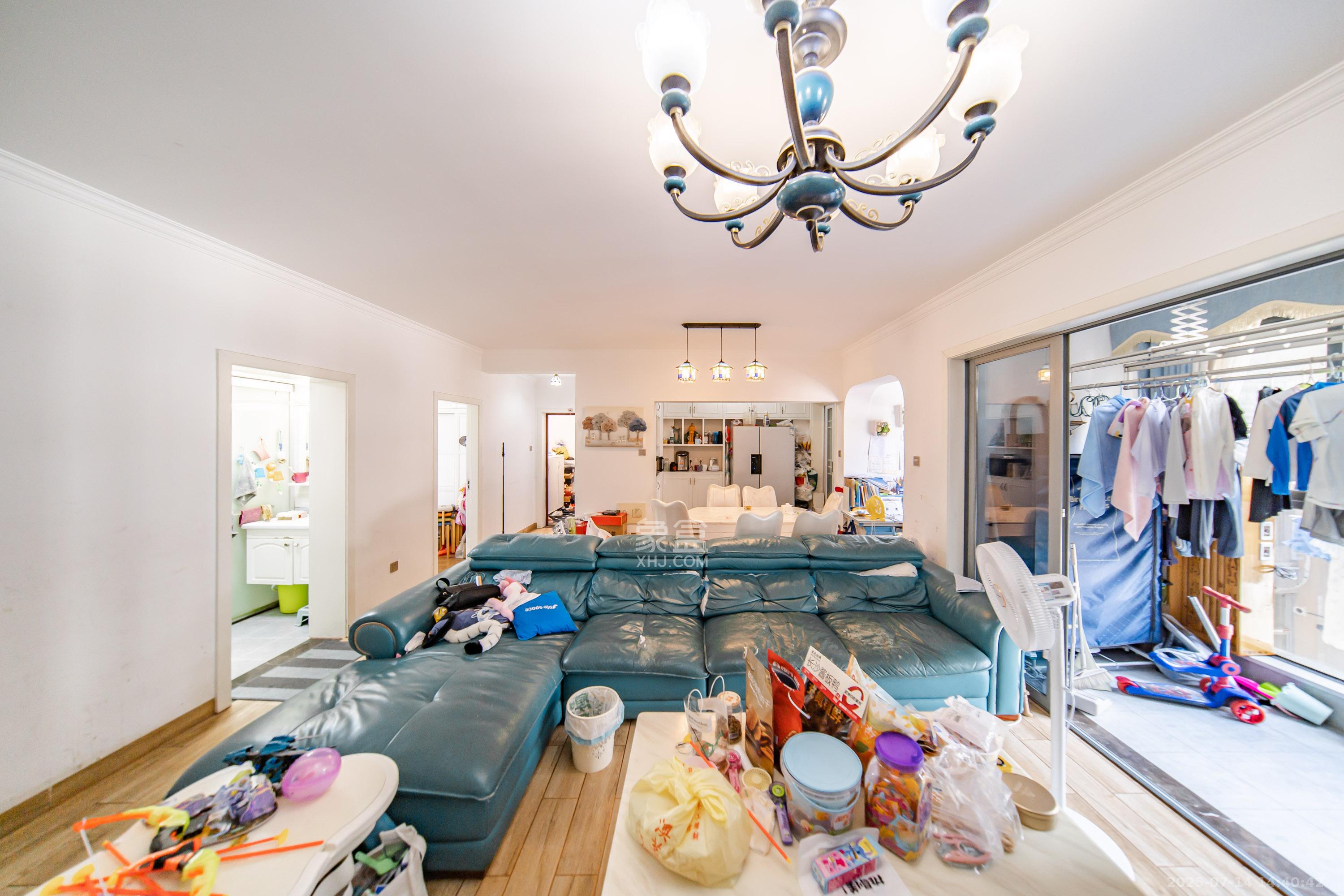 潇湘奥林匹克花园 3室2厅2卫 95.0万 潇湘奥林匹克花园 3室2厅2卫 95.0万客厅