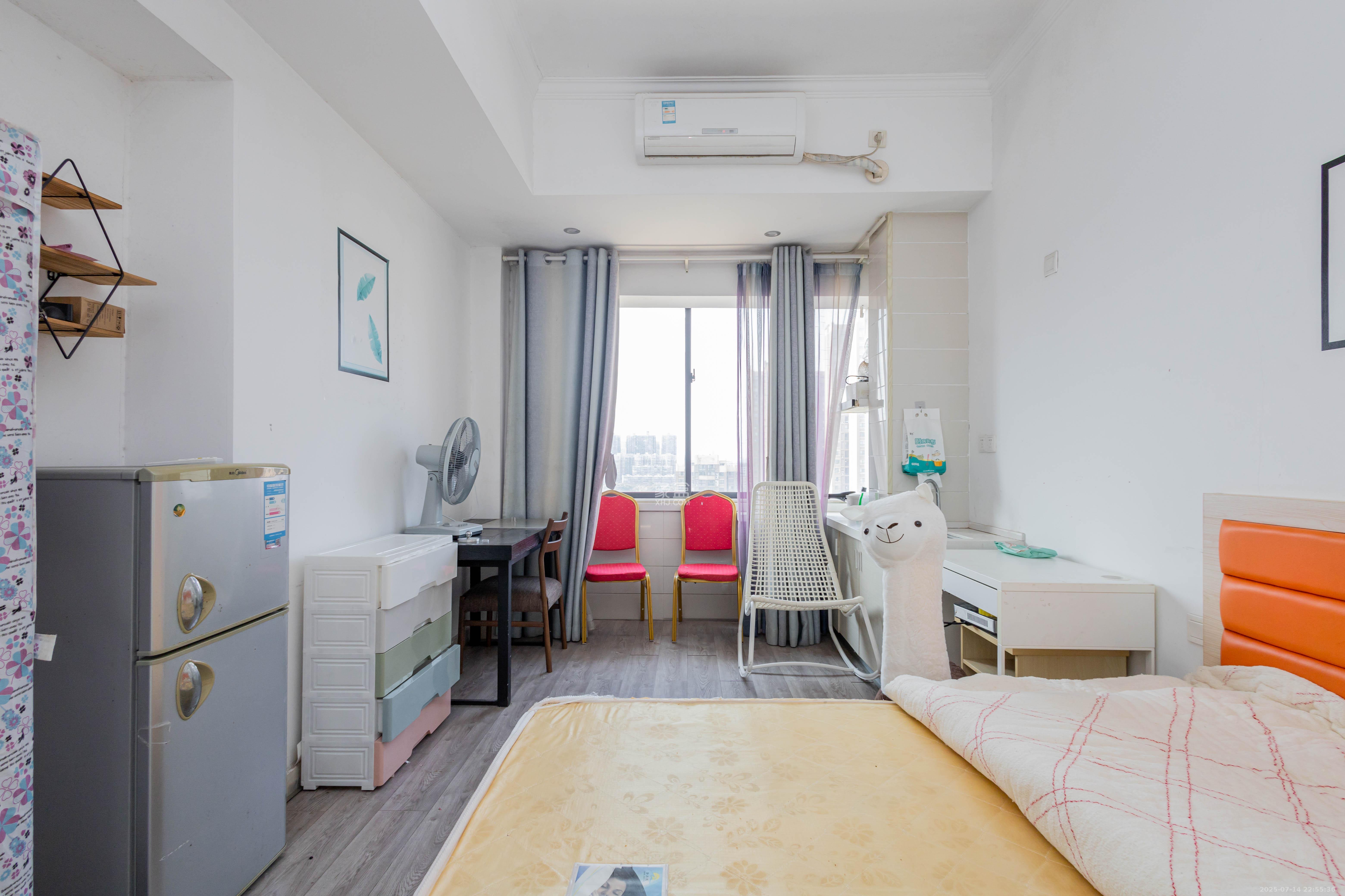 佐佑大厦  1室1厅1卫    14.8万 佐佑大厦  1室1厅1卫    14.8万客厅