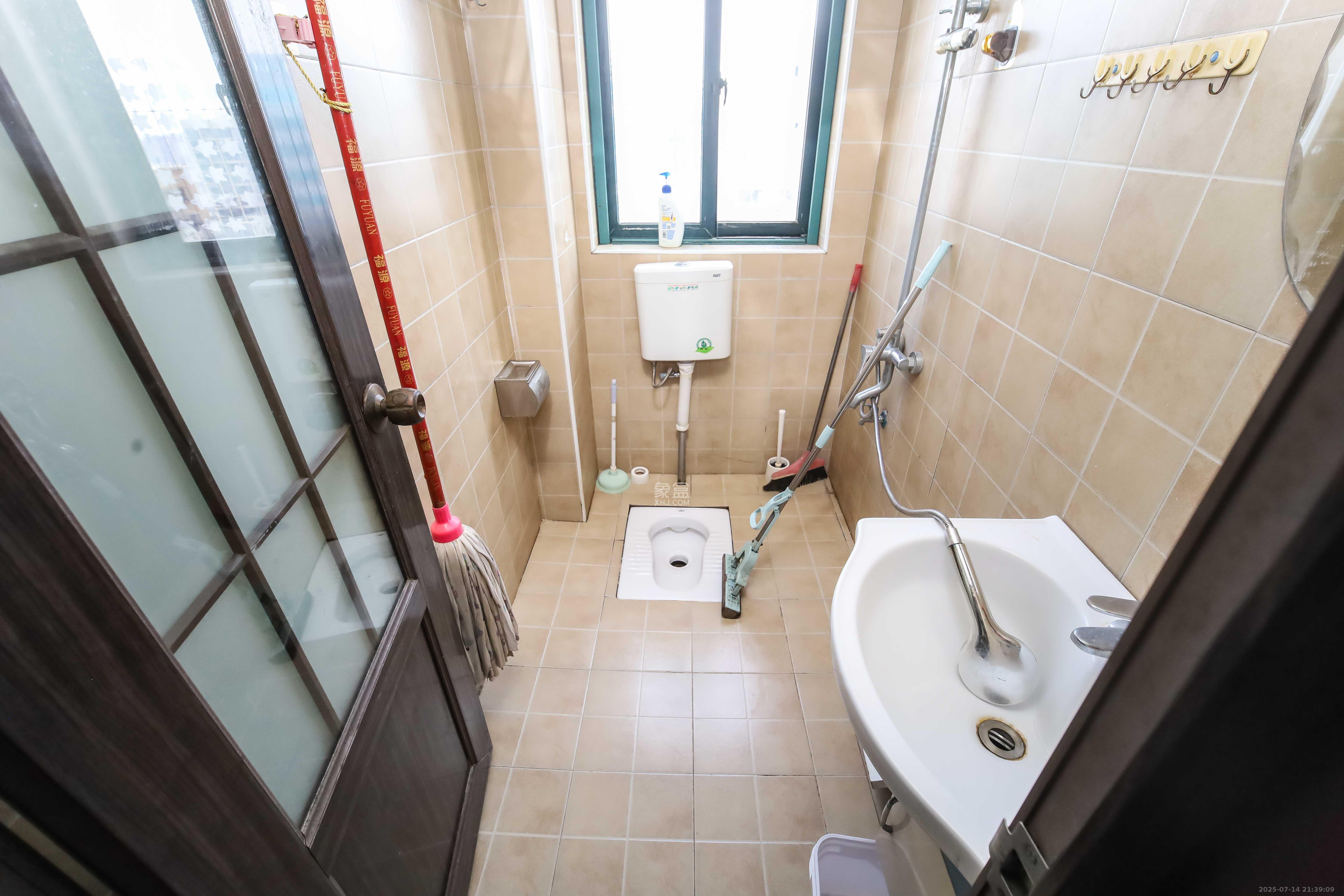 东玺门  2室1厅1卫    62.8万卫生间