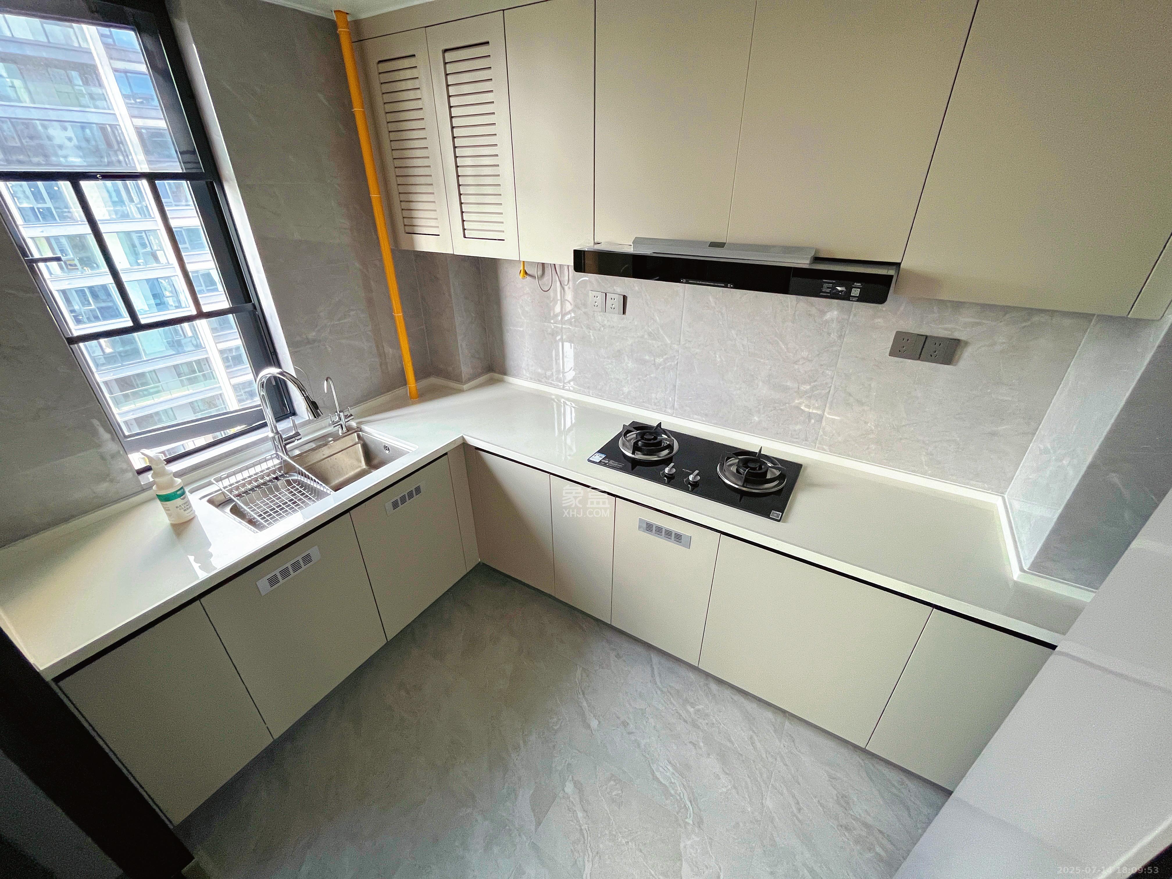 金地峯范 4室2厅2卫 4800.0元/月 金地峯范 4室2厅2卫 4800.0元/月室内图