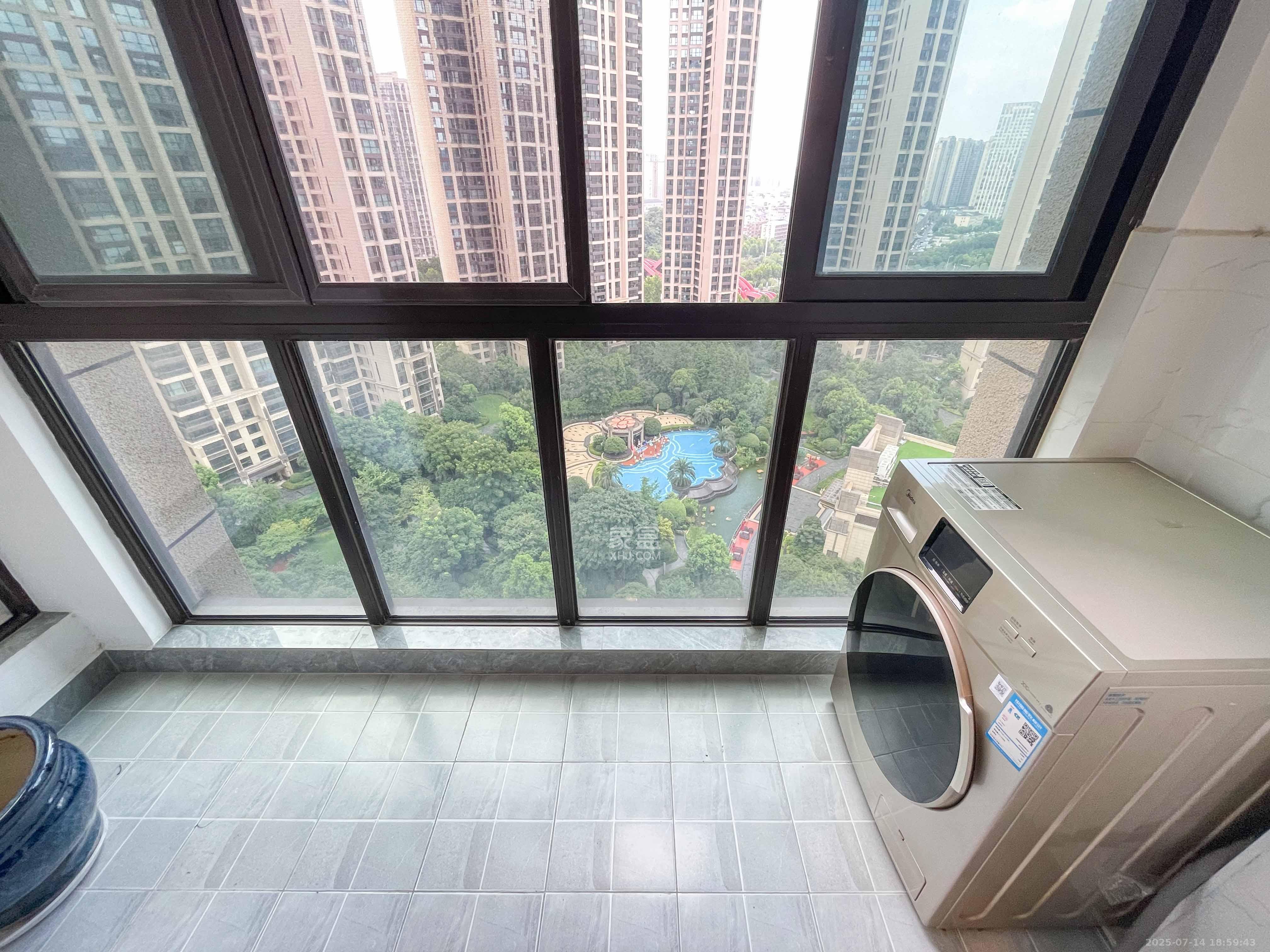 晟通牡丹舸 3室2厅1卫 288.0万 晟通牡丹舸 3室2厅1卫 288.0万阳台