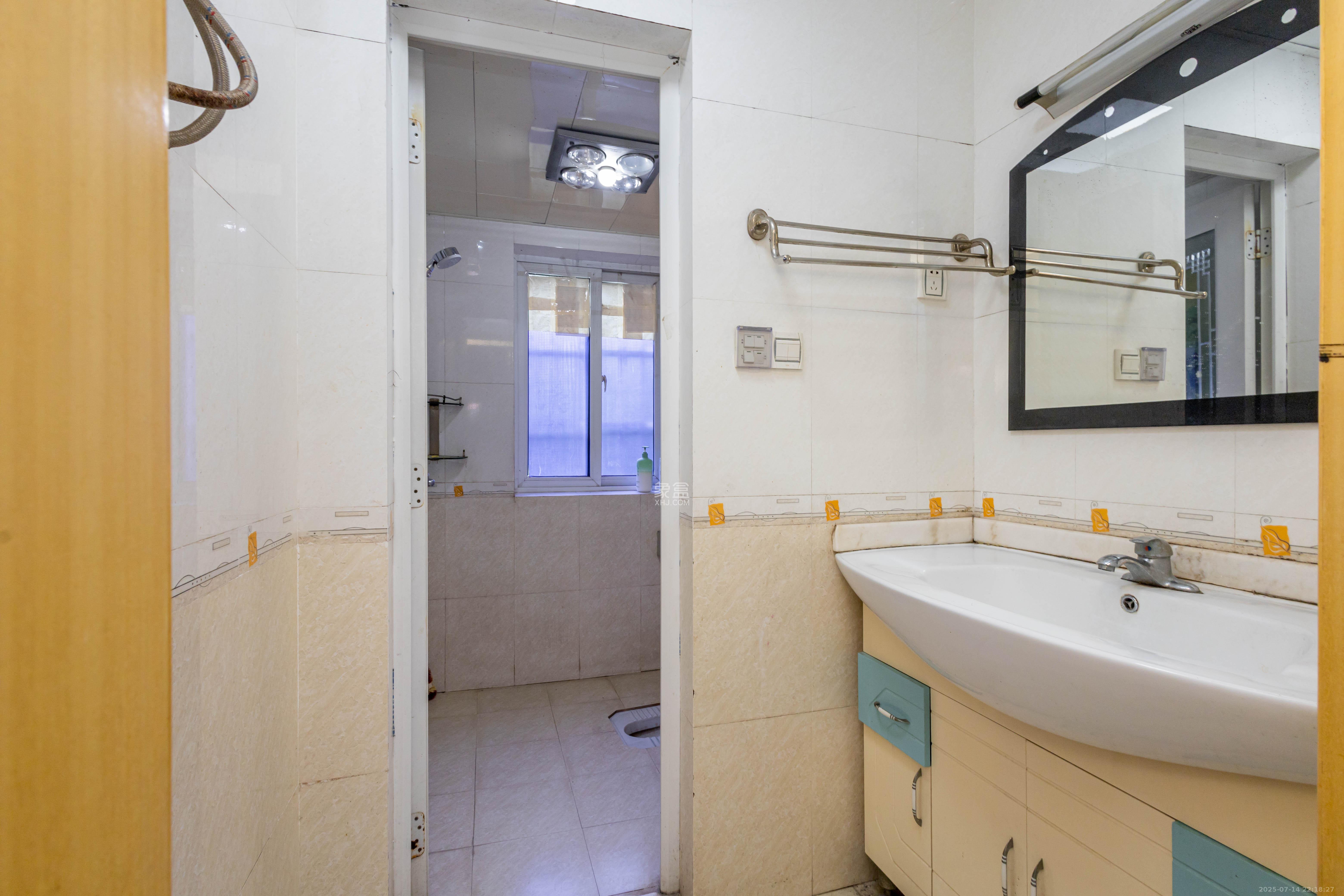 星城国际 4室2厅2卫 52.8万 星城国际 4室2厅2卫 52.8万卫生间