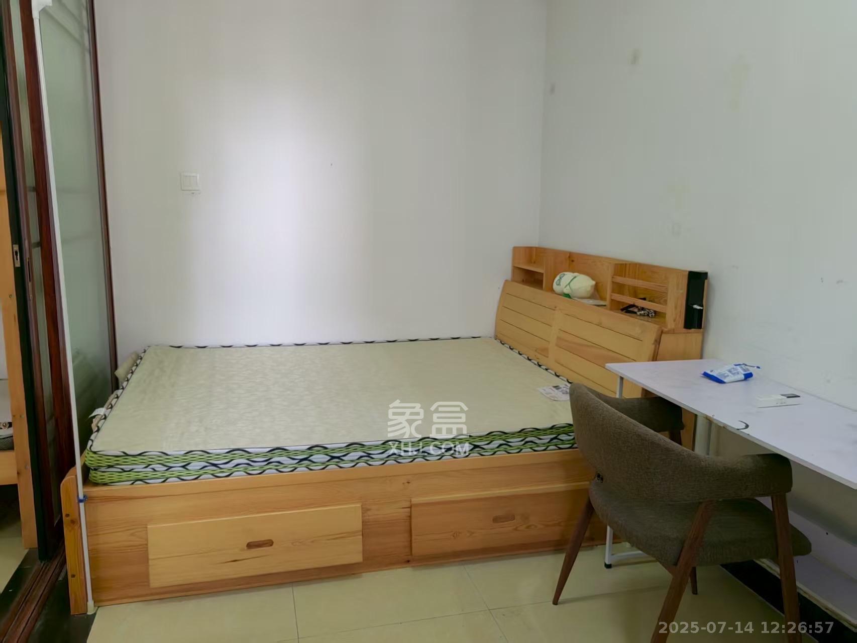 奥克斯广场 4室2厅1卫 3400.0元/月 奥克斯广场 4室2厅1卫 3400.0元/月室内图