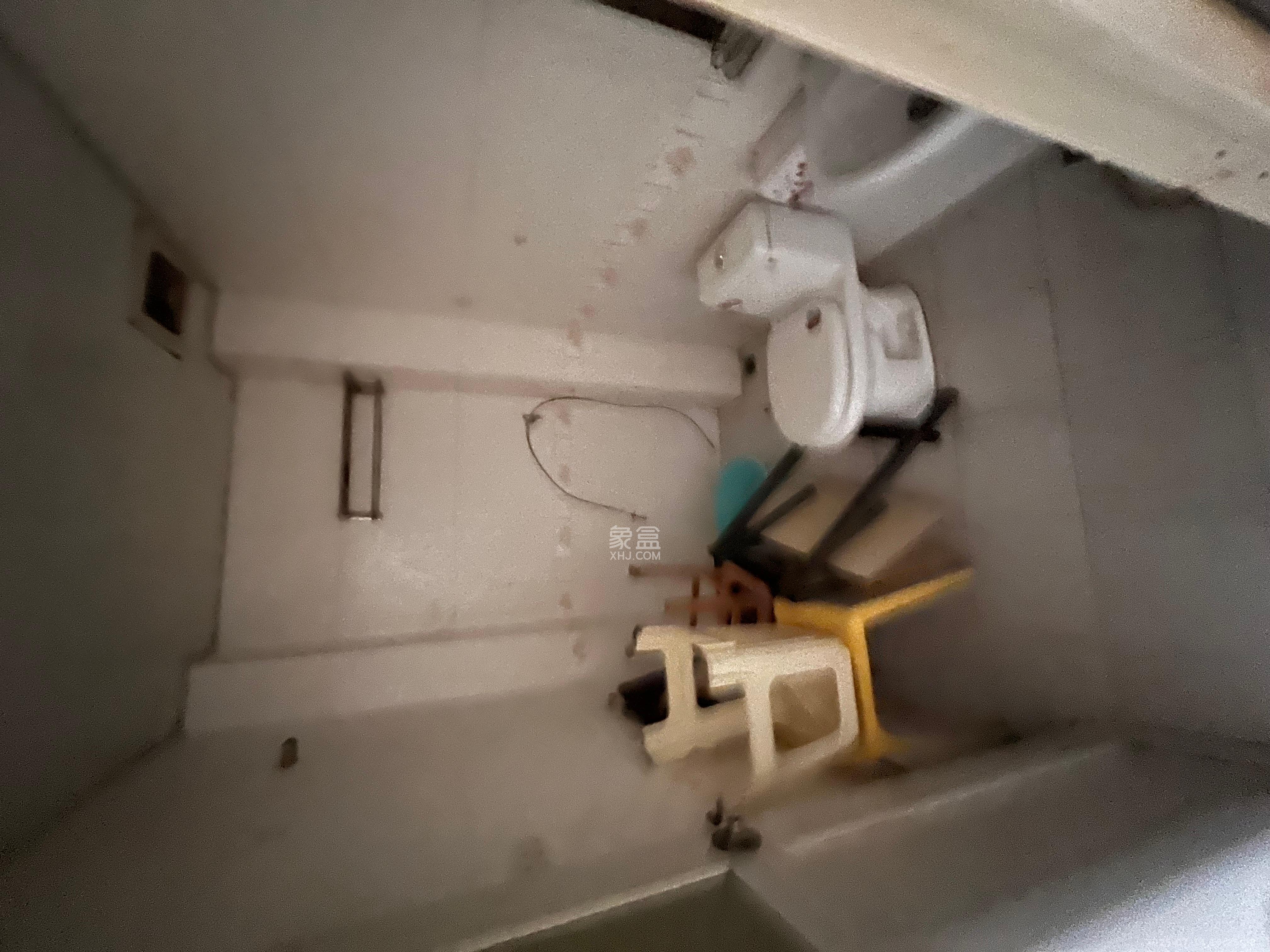 泉塘小区  3室2厅1卫    1450.0元/月 泉塘小区  3室2厅1卫    1450.0元/月室内图