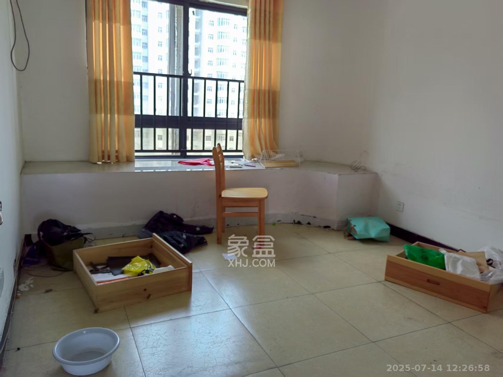 奥克斯广场 4室2厅1卫 3400.0元/月 奥克斯广场 4室2厅1卫 3400.0元/月室内图