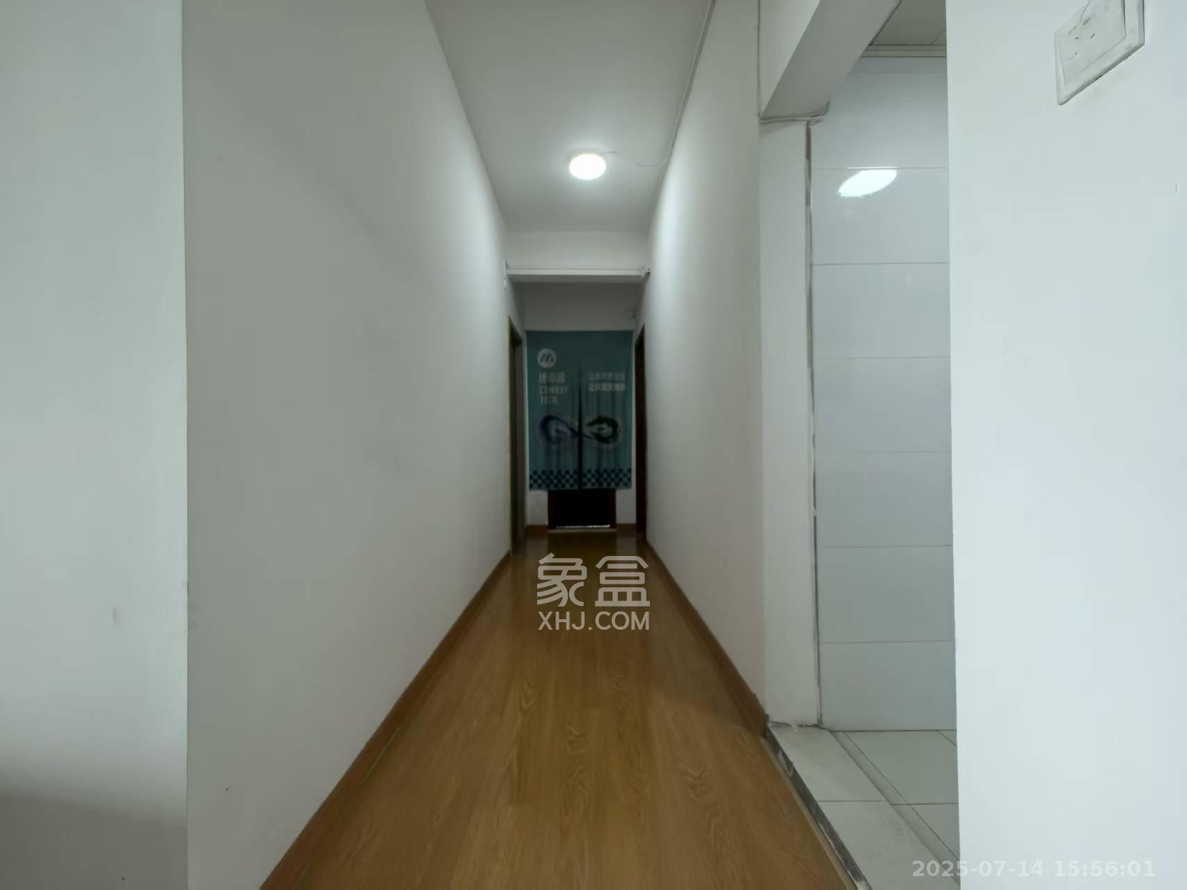 欧陆经典  3室2厅2卫    4400.0元/月 欧陆经典  3室2厅2卫    4400.0元/月室内图1