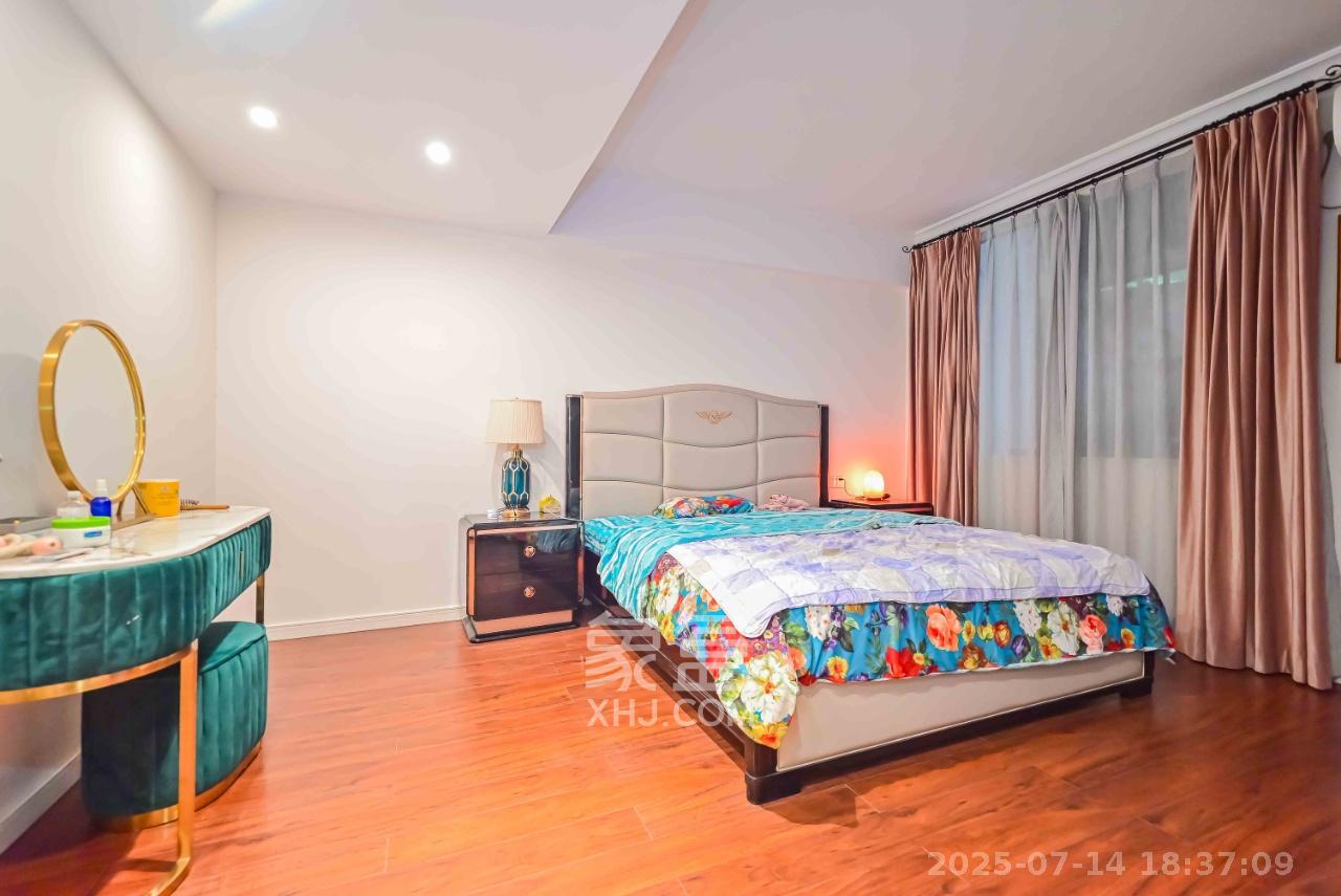 万科魅力之城观澜里  4室2厅2卫    6000.0元/月室内图