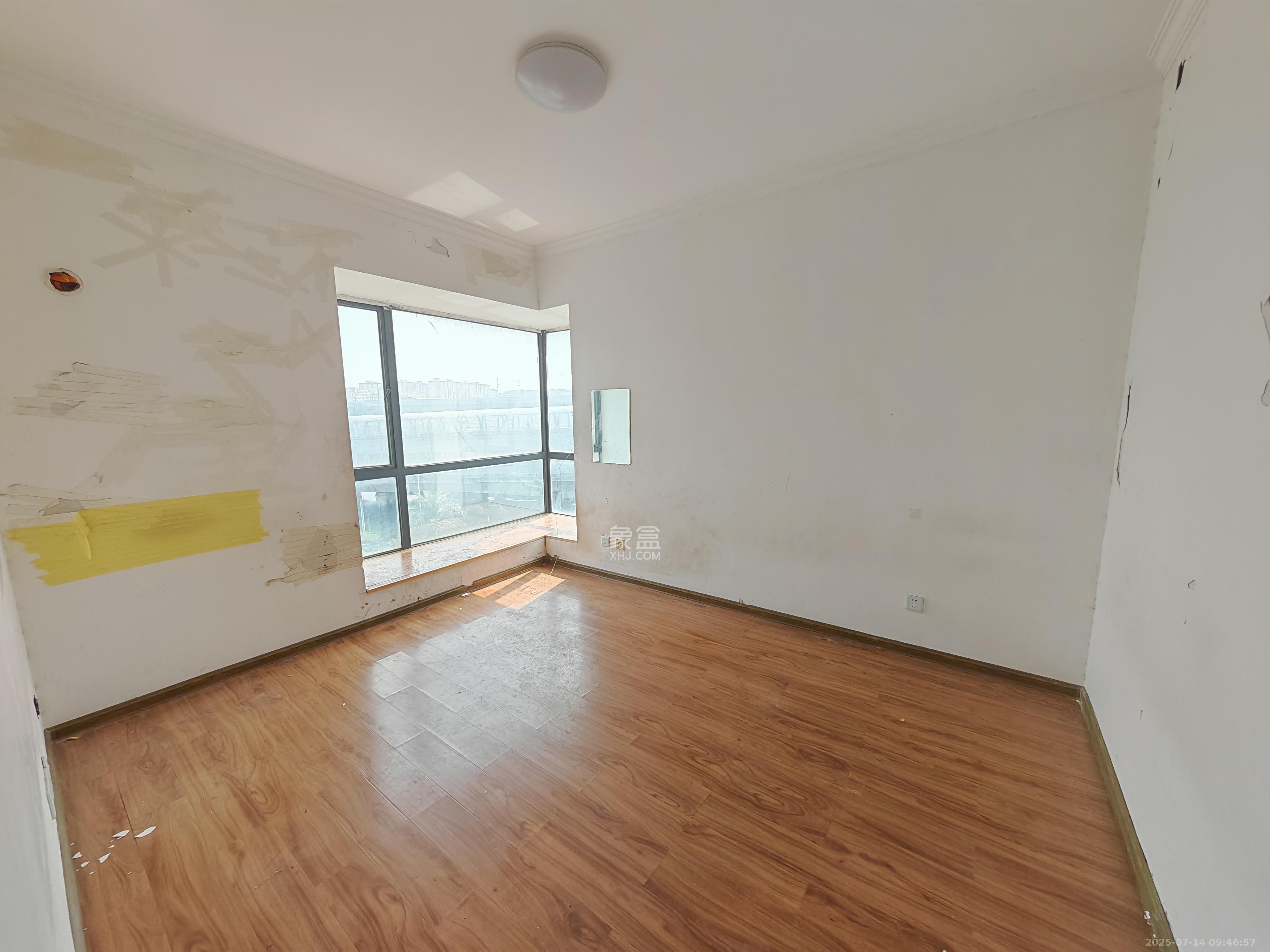 中信城市广场(中信新城一期) 6室2厅2卫 3300.0元/月 中信城市广场(中信新城一期) 6室2厅2卫 3300.0元/月室内图