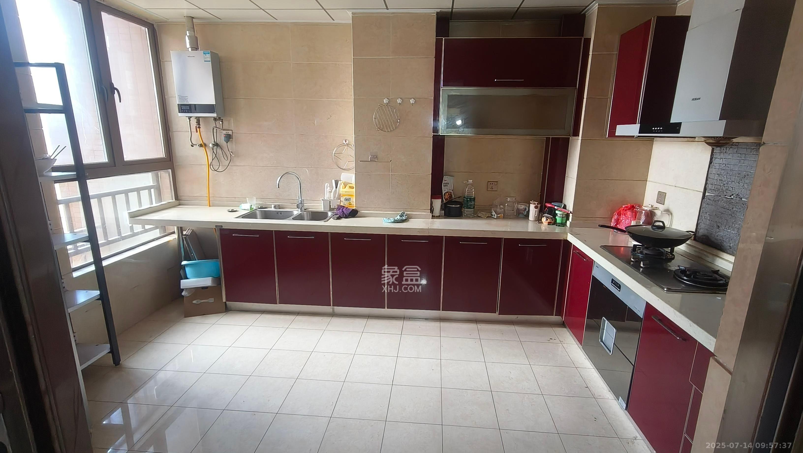 第六都(陆都小区) 3室2厅2卫 3600.0元/月 第六都(陆都小区) 3室2厅2卫 3600.0元/月室内图