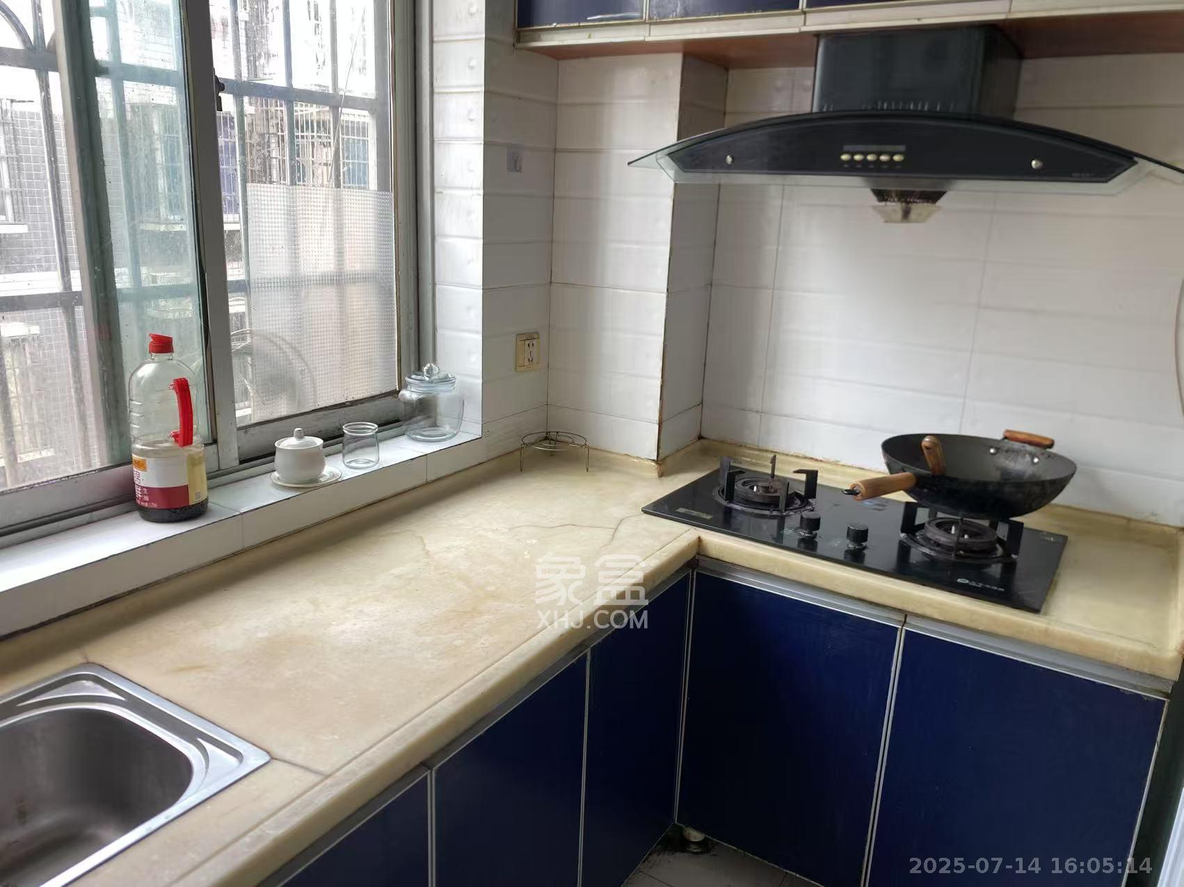 湘绣城  2室2厅1卫    1400.0元/月 湘绣城  2室2厅1卫    1400.0元/月室内图