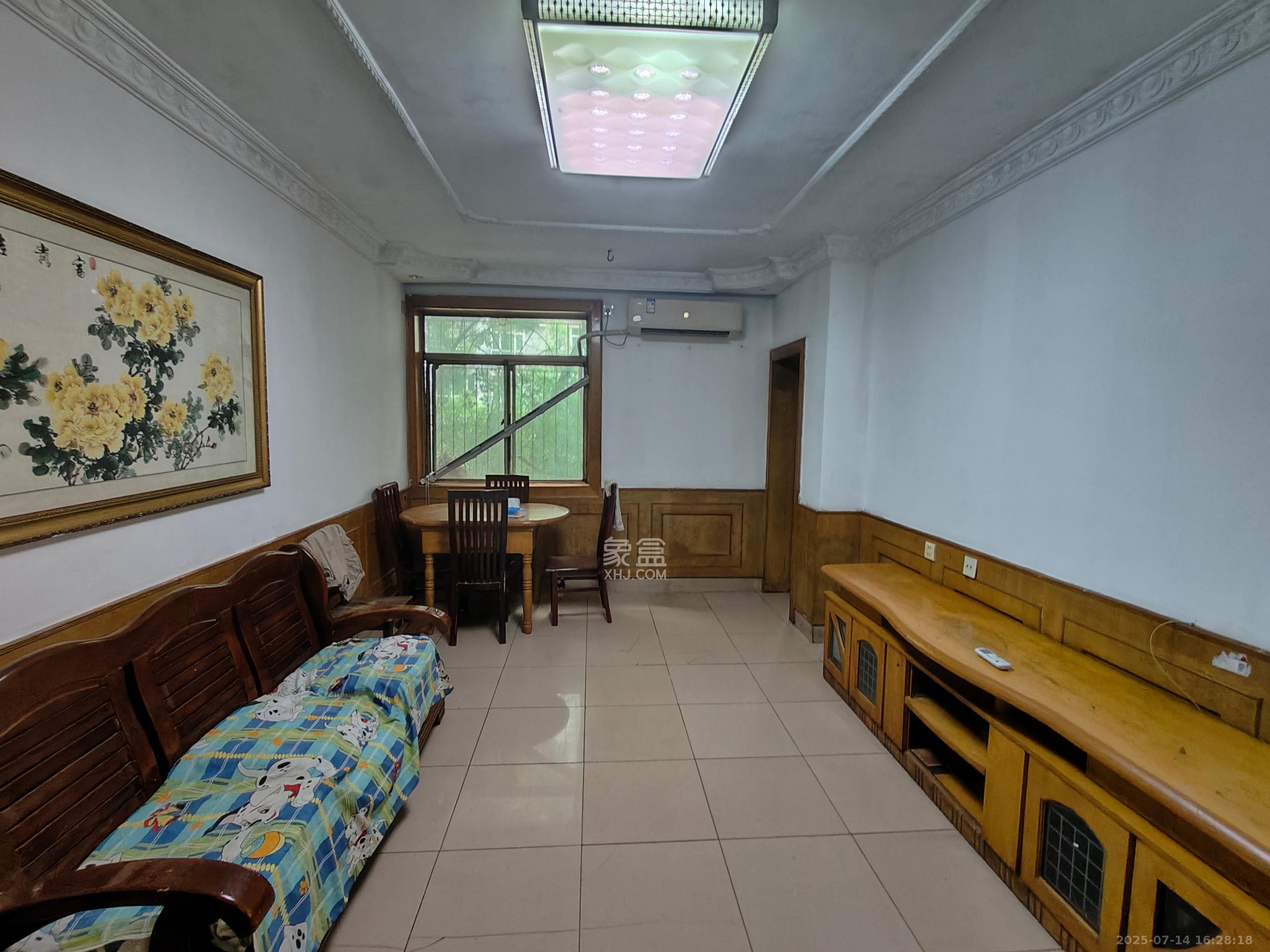 标准件厂宿舍(长沙标准件总厂宿舍)  2室1厅1卫    1400.0元/月 标准件厂宿舍(长沙标准件总厂宿舍)  2室1厅1卫    1400.0元/月室内图1