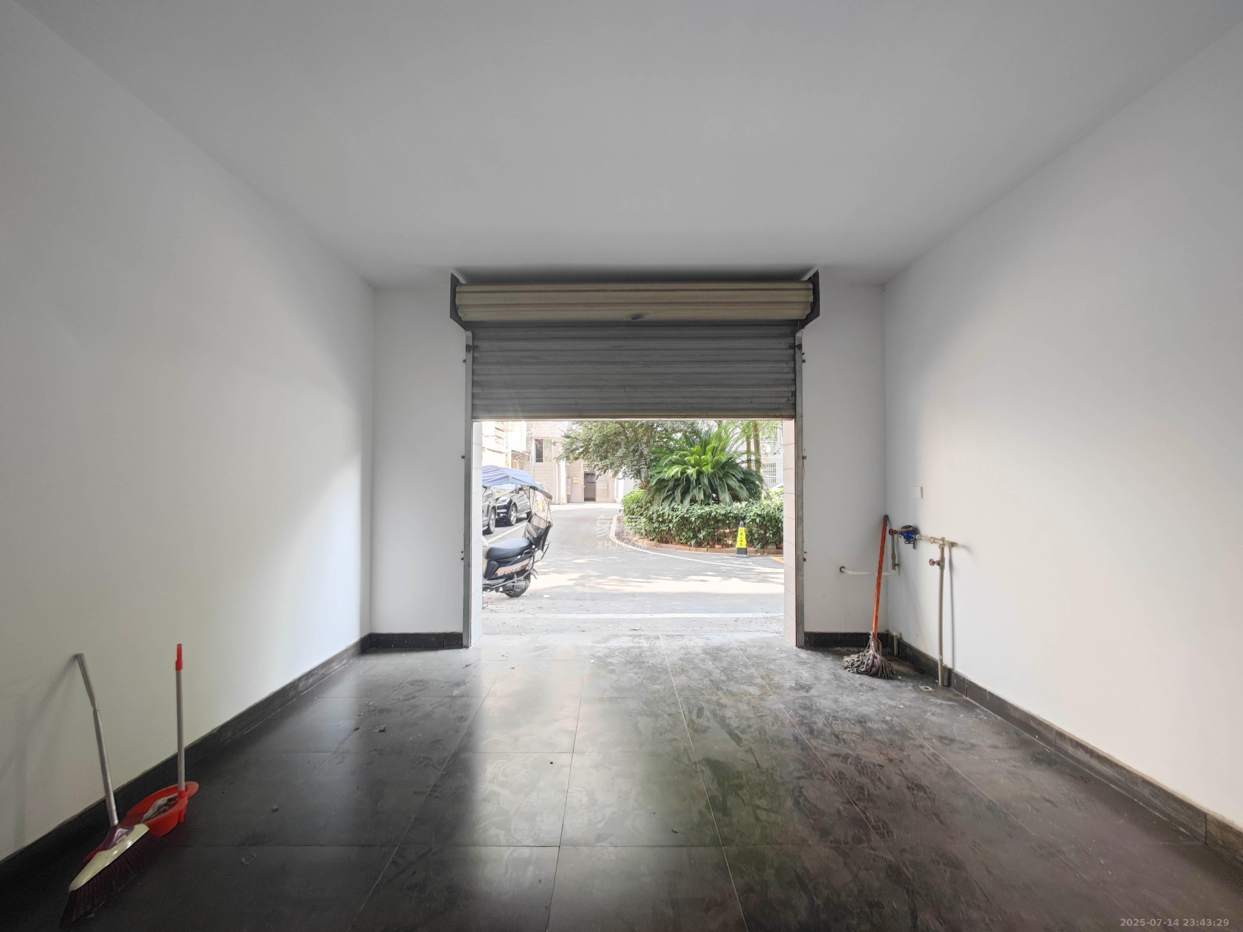 南苑小区 1室1厅1卫 25.0万 南苑小区 1室1厅1卫 25.0万其他