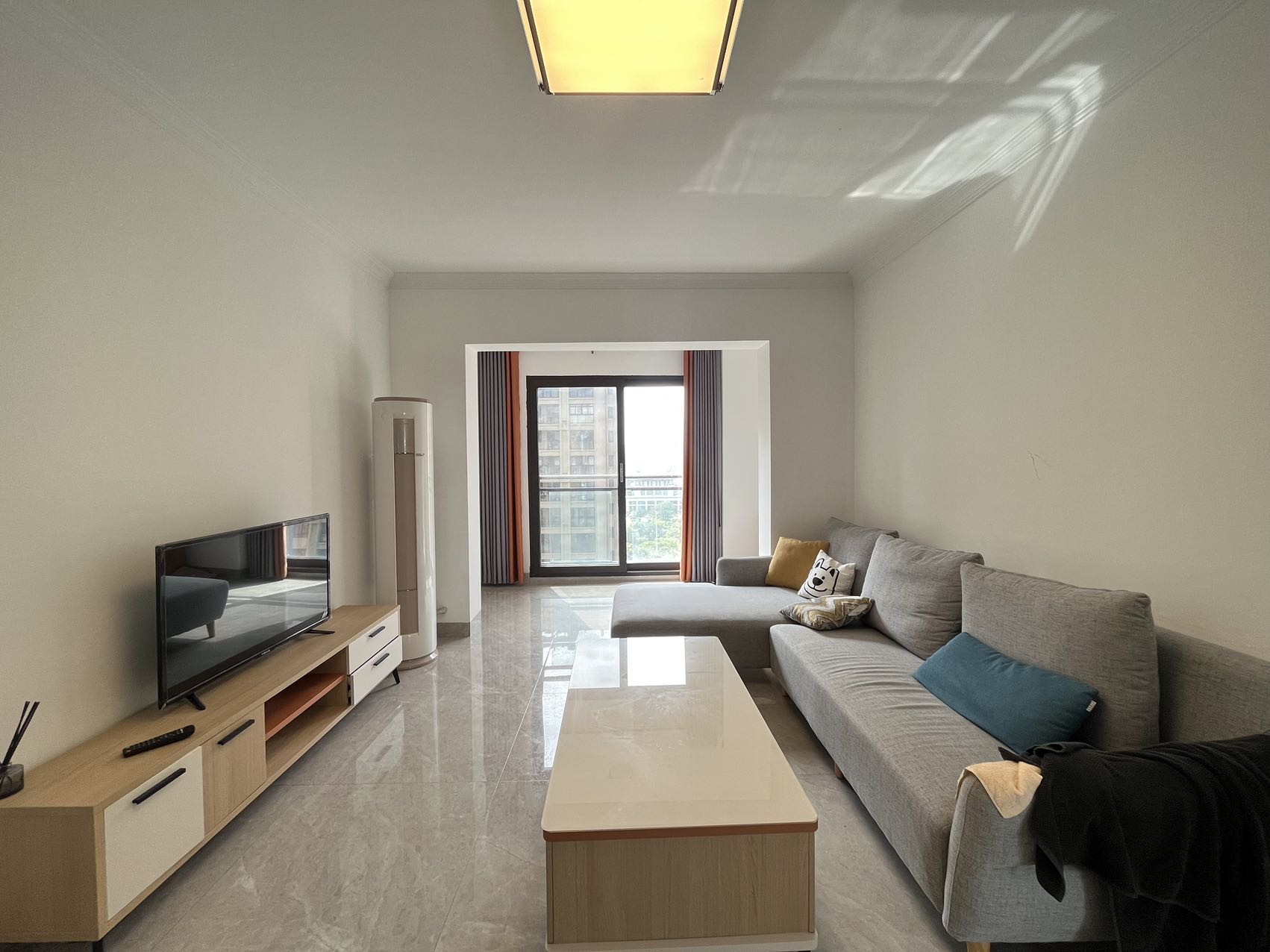 滨海新天地 2室2厅1卫 2500.0元/月 滨海新天地 2室2厅1卫 2500.0元/月室内图