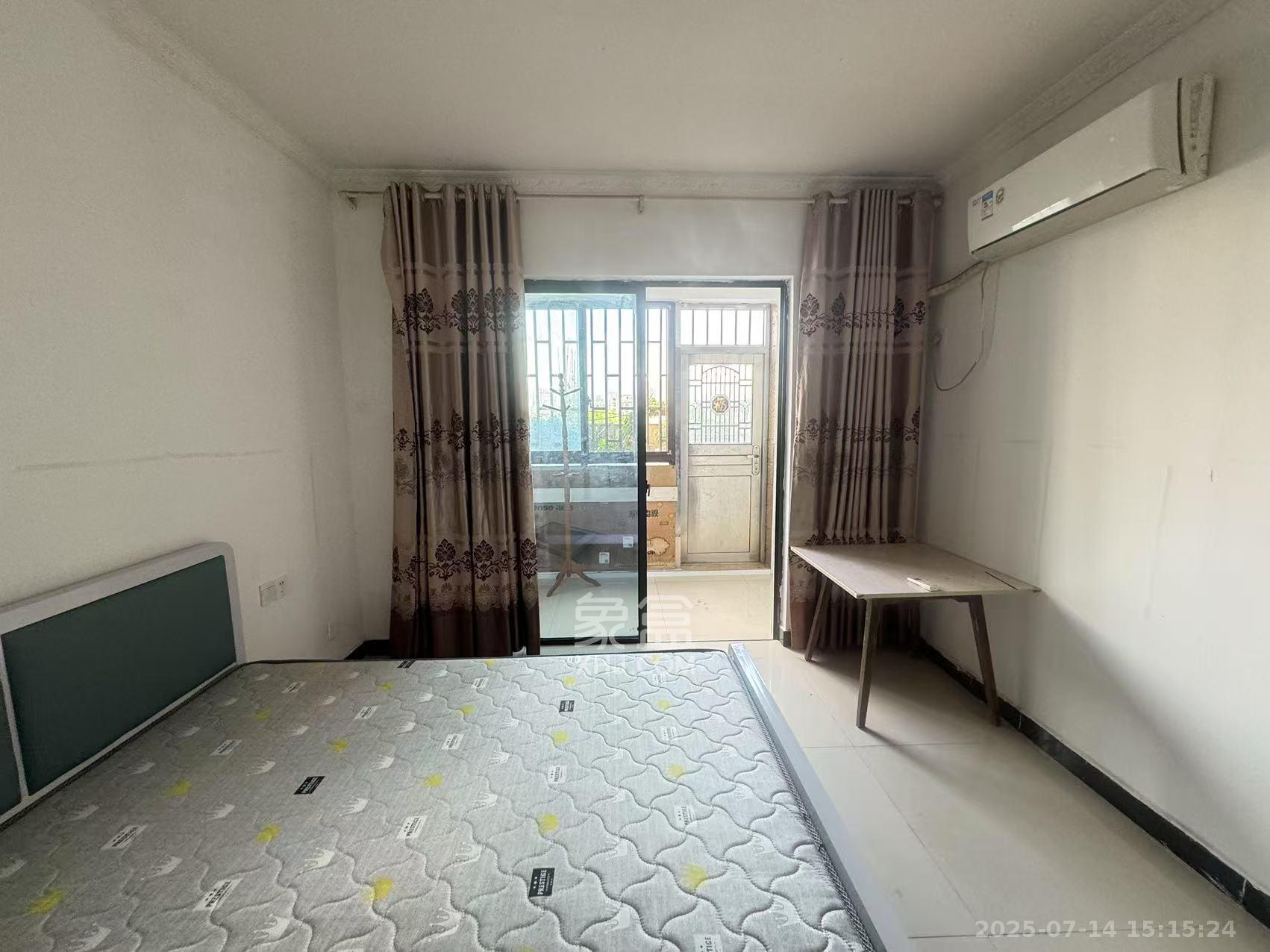 联丰苑 3室2厅2卫 2000.0元/月 联丰苑 3室2厅2卫 2000.0元/月室内图