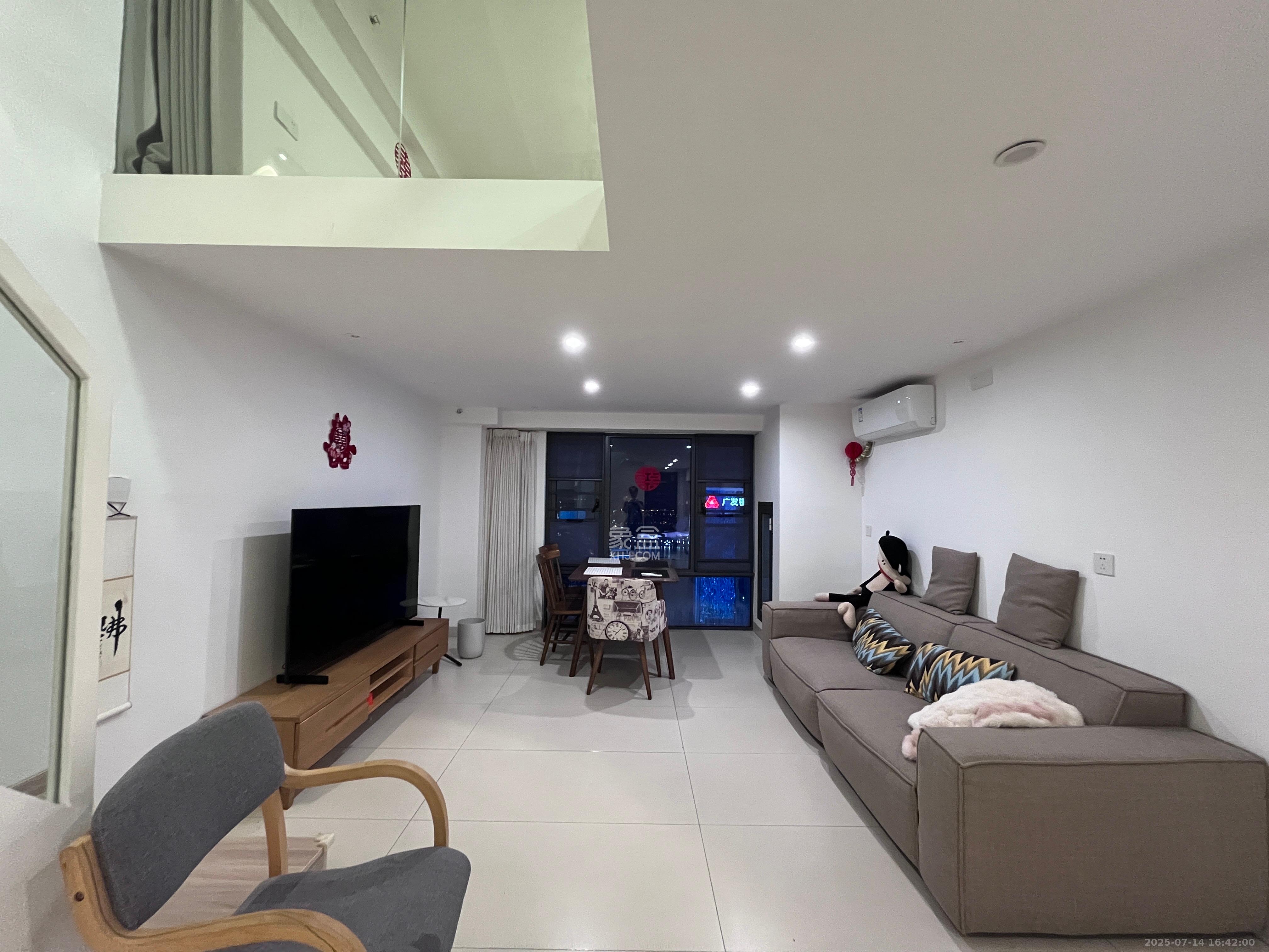 启迪协信中心  1室1厅1卫    2700.0元/月室内图1