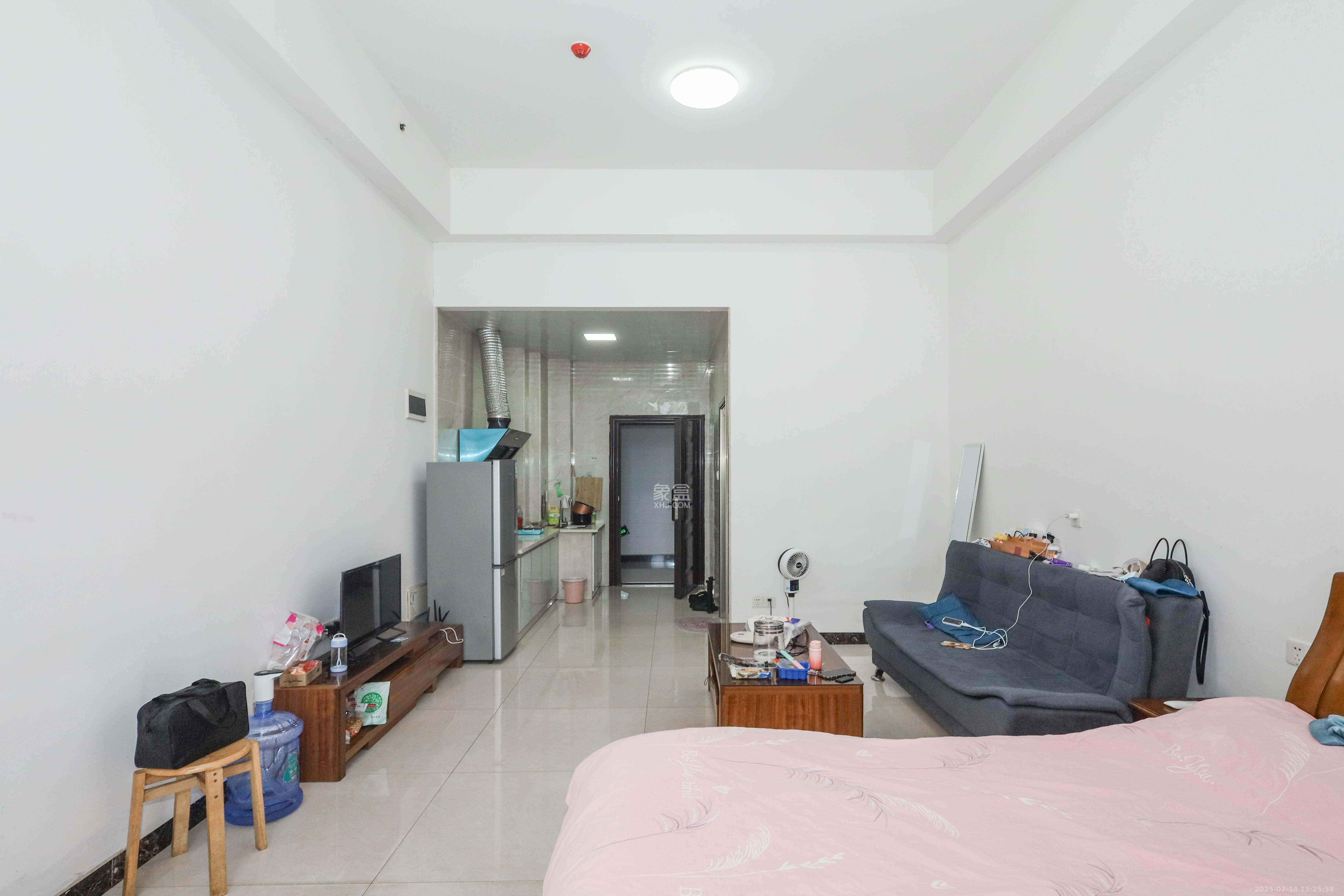 华侨假日中心(晟华苑)  1室1厅1卫    28.0万 华侨假日中心(晟华苑)  1室1厅1卫    28.0万卧室