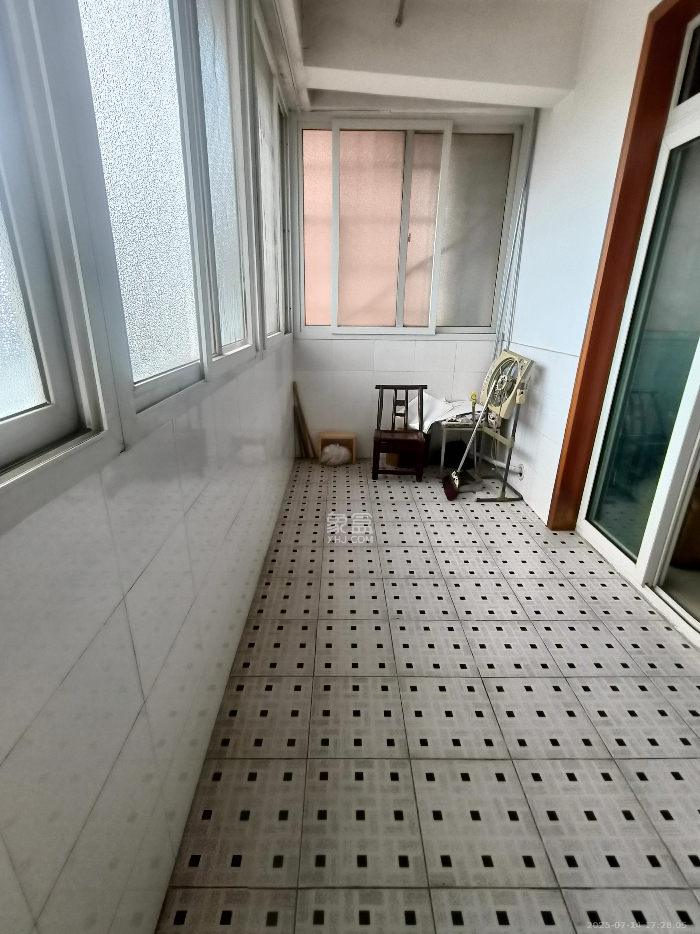 交通技校宿舍 2室2厅1卫 3500.0元/月 交通技校宿舍 2室2厅1卫 3500.0元/月室内图