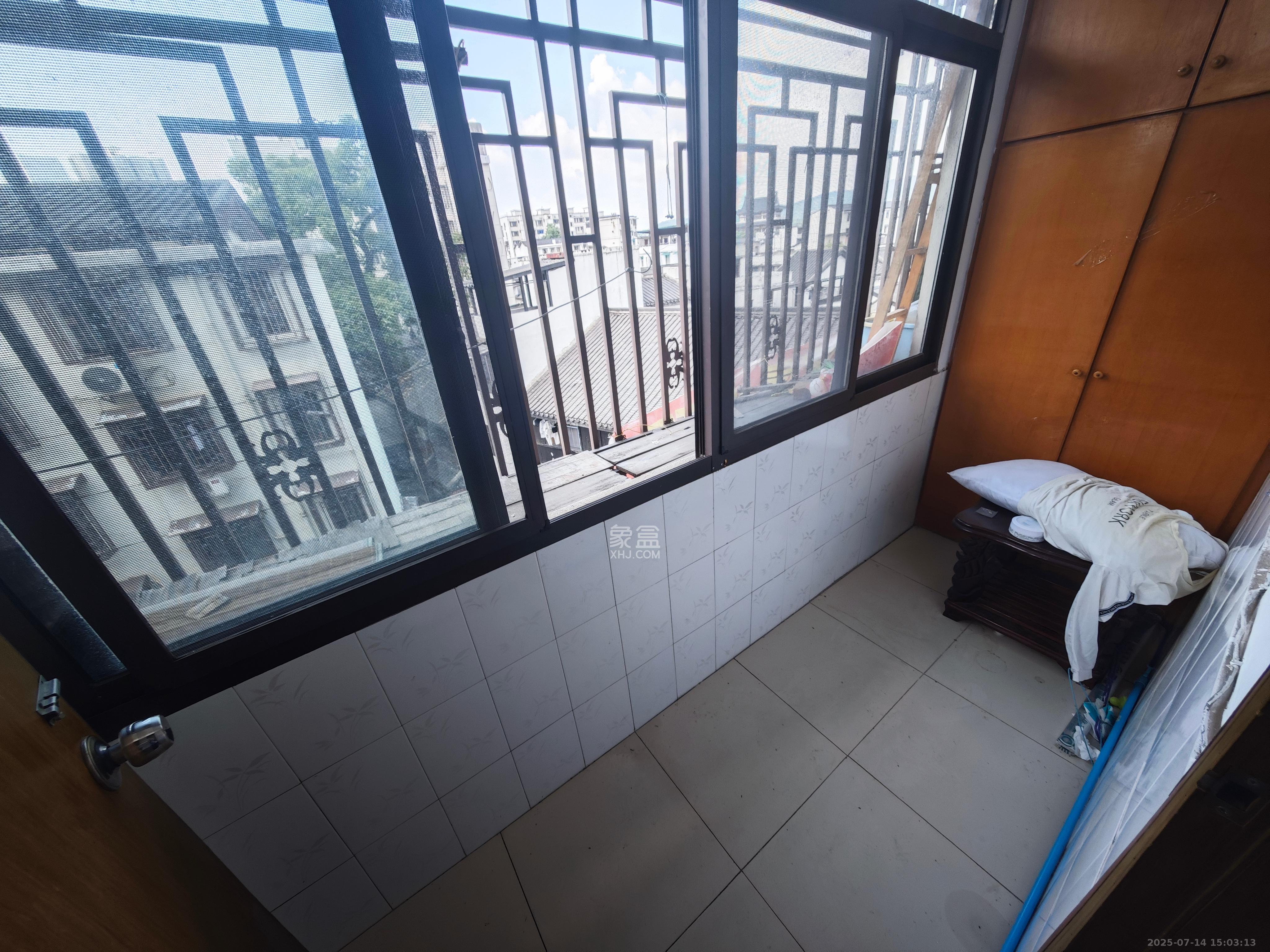 泉嘶井散盘 2室1厅1卫 1500.0元/月 泉嘶井散盘 2室1厅1卫 1500.0元/月室内图