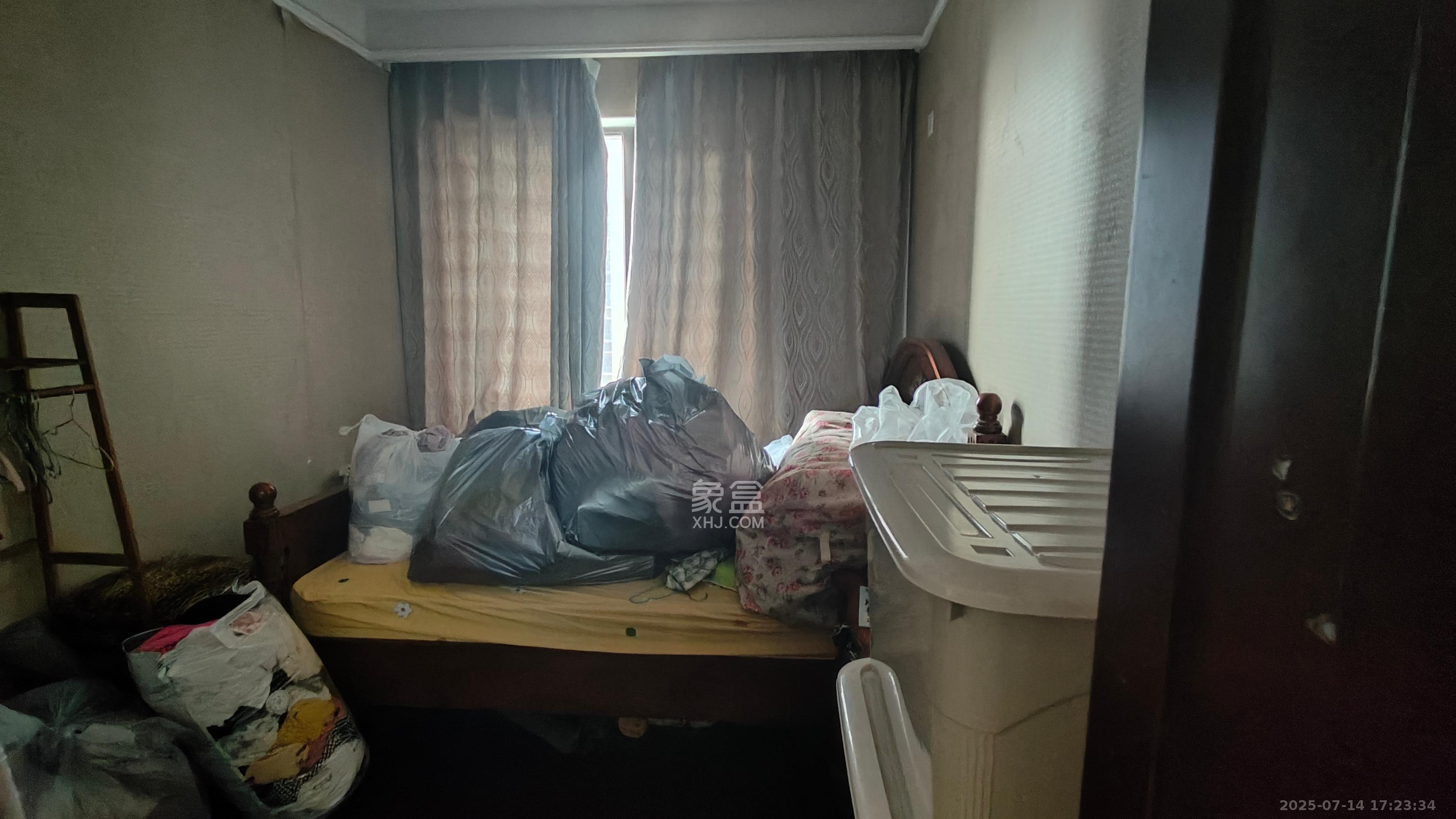 中海国际二期  4室2厅2卫    2500.0元/月 中海国际二期  4室2厅2卫    2500.0元/月室内图