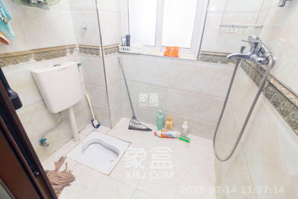 豪庭（江城豪庭）  3室2厅2卫   2000.00元/月室内图