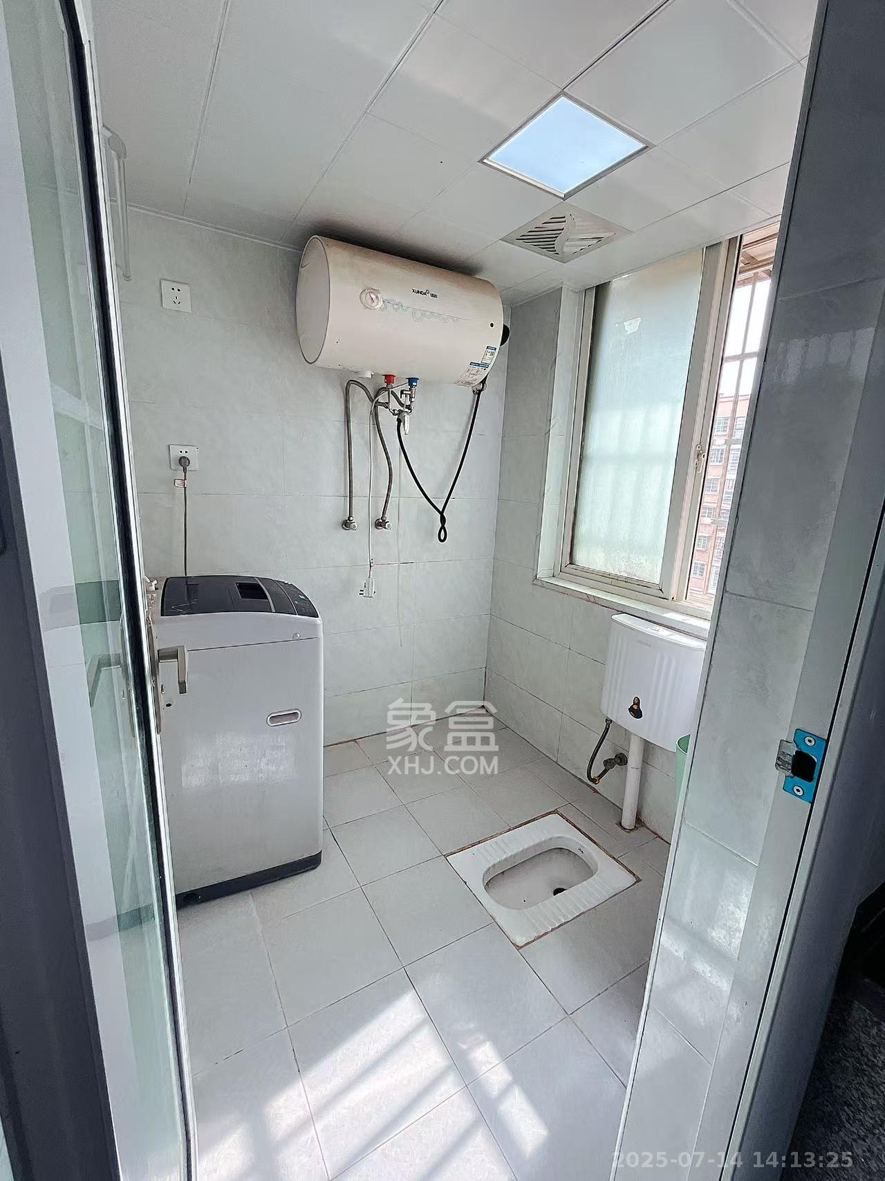 和润园一、二期  1室1厅1卫    1200.0元/月 和润园一、二期  1室1厅1卫    1200.0元/月室内图