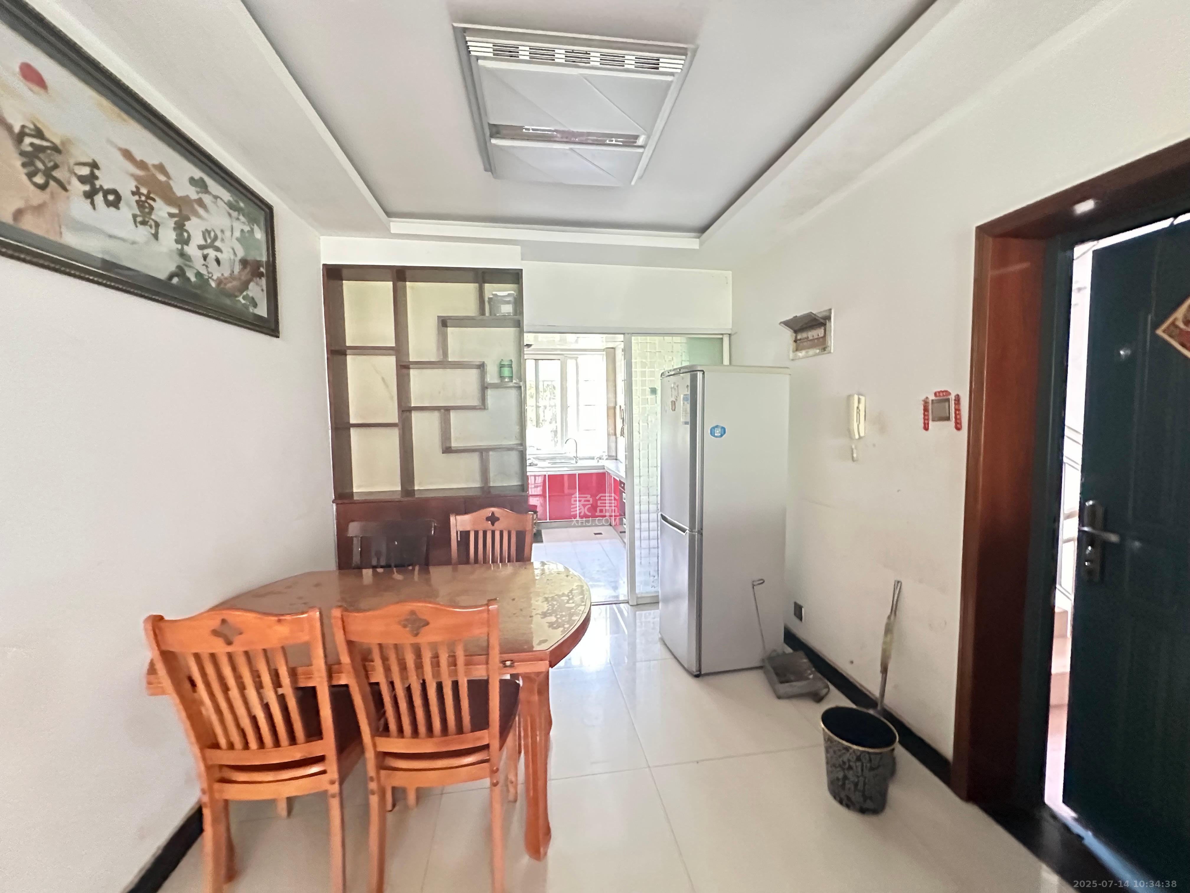 鄱阳小区 2室2厅1卫 1400.0元/月 鄱阳小区 2室2厅1卫 1400.0元/月室内图